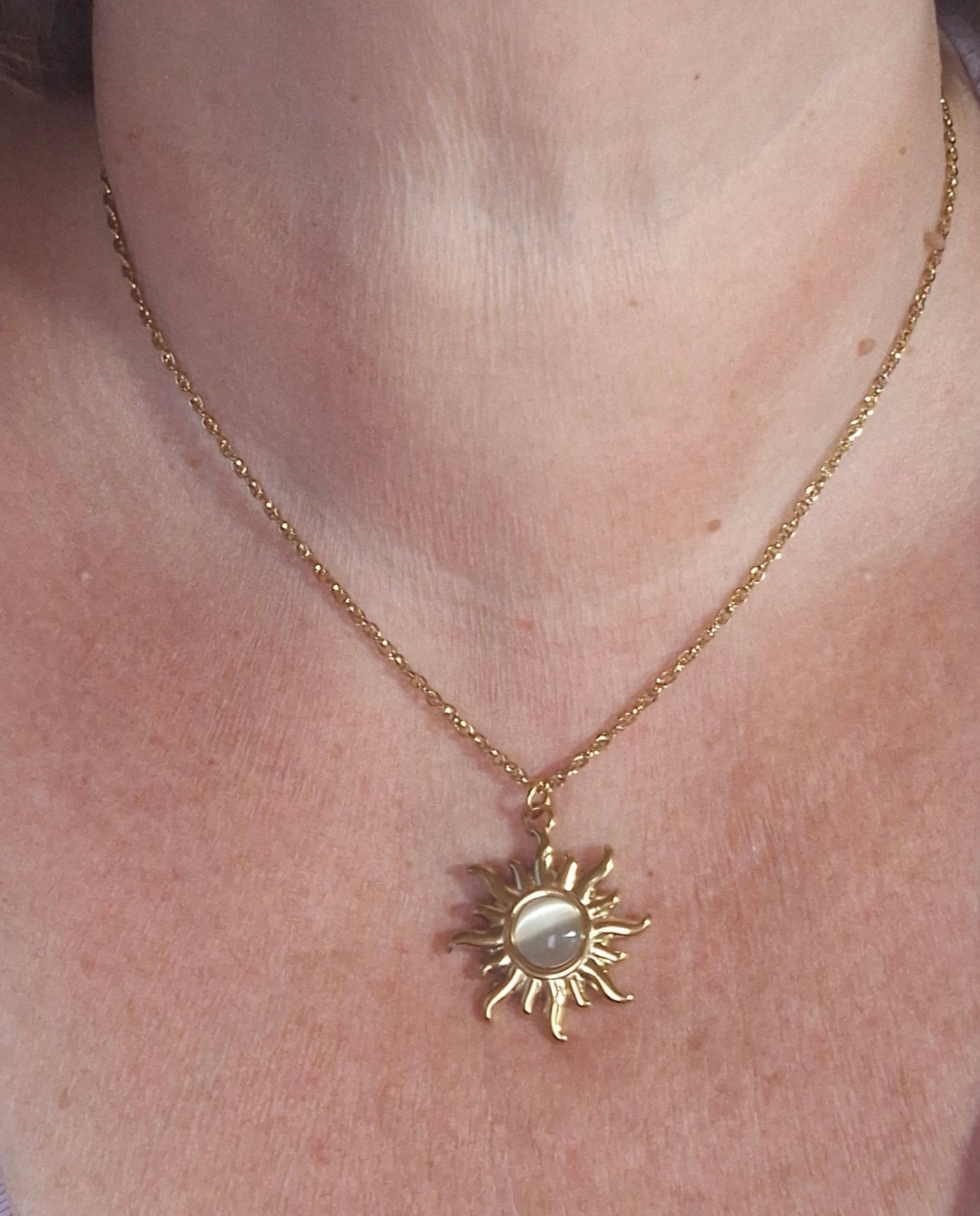 Kette mit gedrehter Kette aus Edelstahl 316, Sonnen- oder ovaler Anhänger aus Edelstahl 316 und Mondstein
