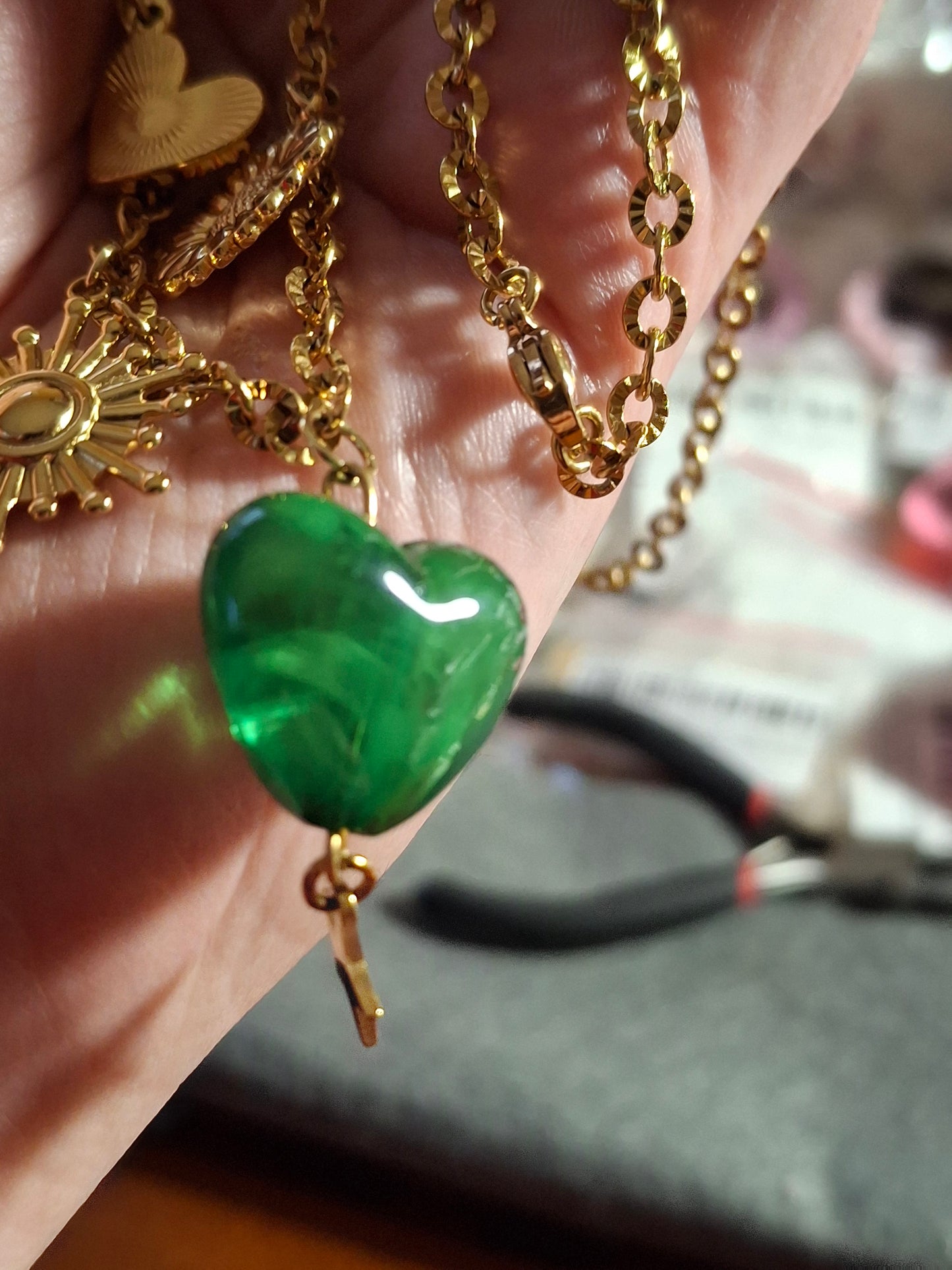 Collier chaîne dorée acier inoxydable stainless steel 316 et breloques handmade sur mesure