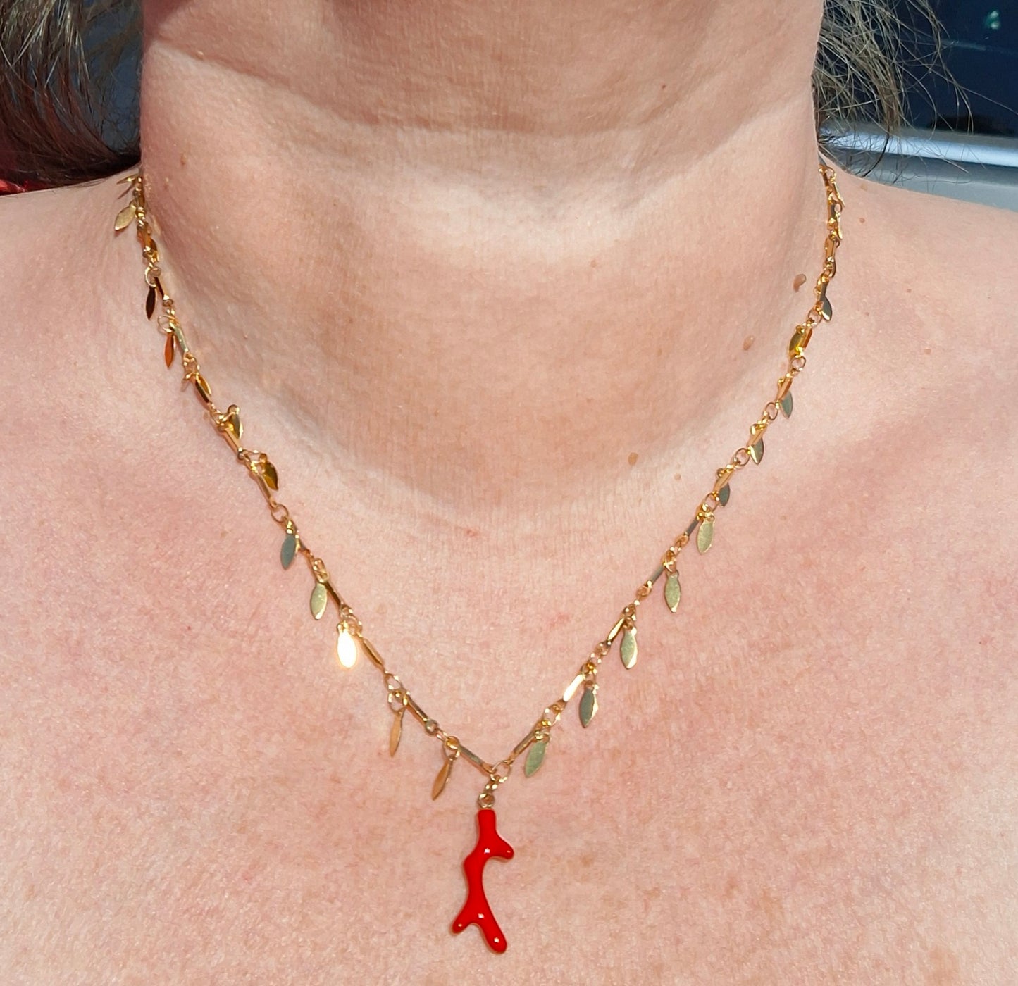 Collier chaîne dorée acier inoxydable stainless steel 316 pendentif corail