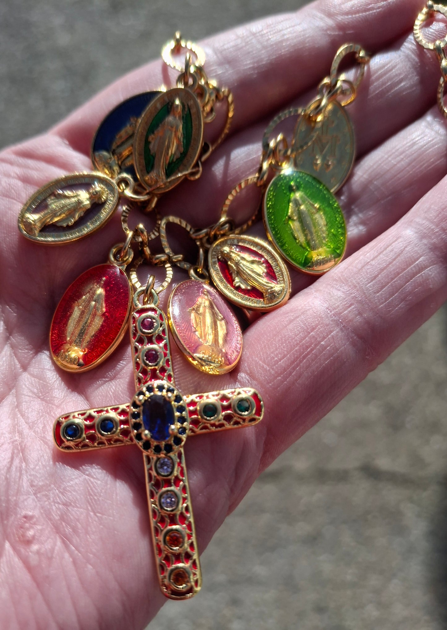 Collier chaîne dorée acier inoxydable stainless steel croix bohème et breloques handmade réglable ajustable