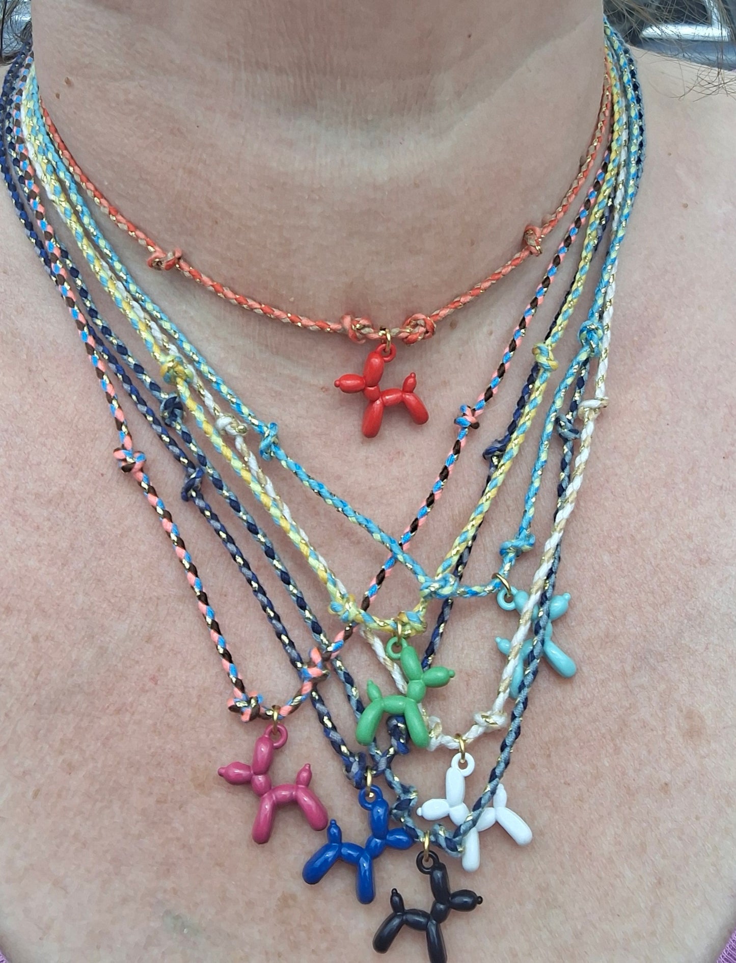 Handgemachte geflochtene Halskette mit Ballonhund