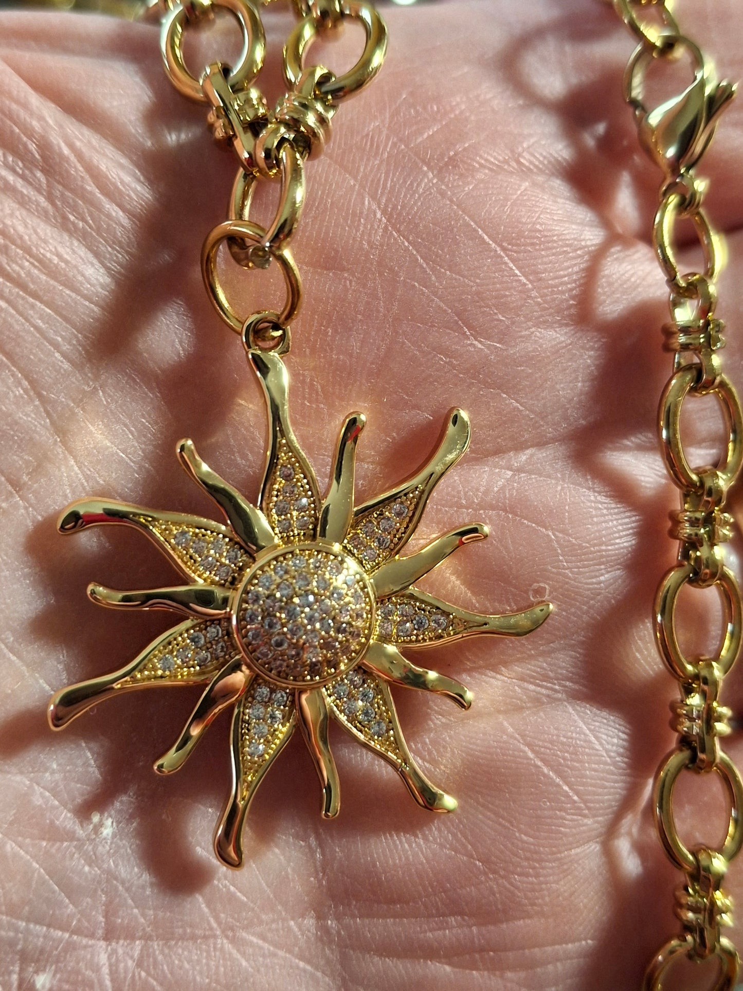 Collier chaîne maille gourmette stainless steel 316 grand pendentif soleil ou étoile plaqué or 18K serti zirconium AAA