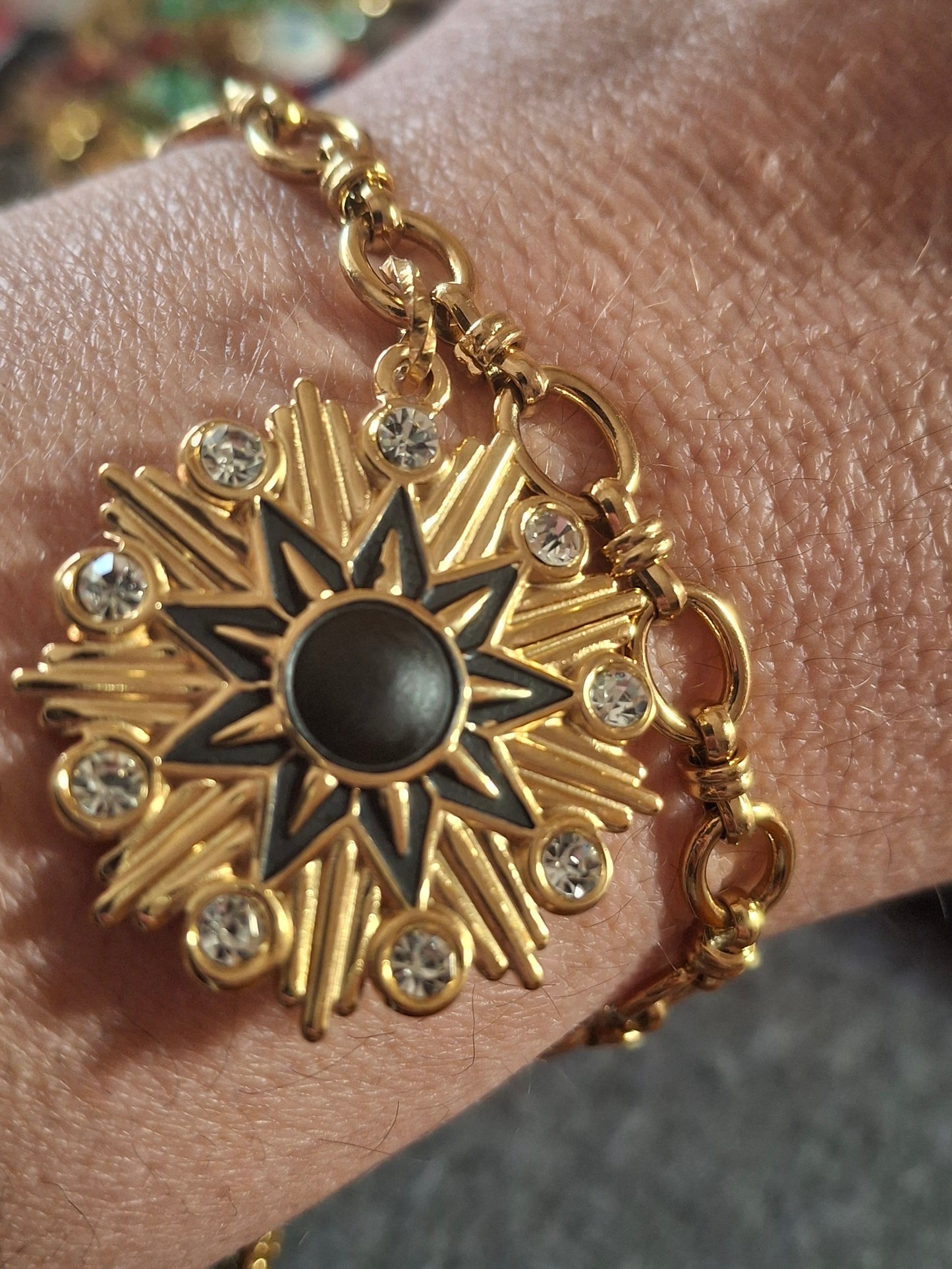 Armband aus Edelstahl 316 mit Kette und einem Polarstern-Medaillon aus Edelstahl 316 und schwarzer Emaille, besetzt mit Zirkonium