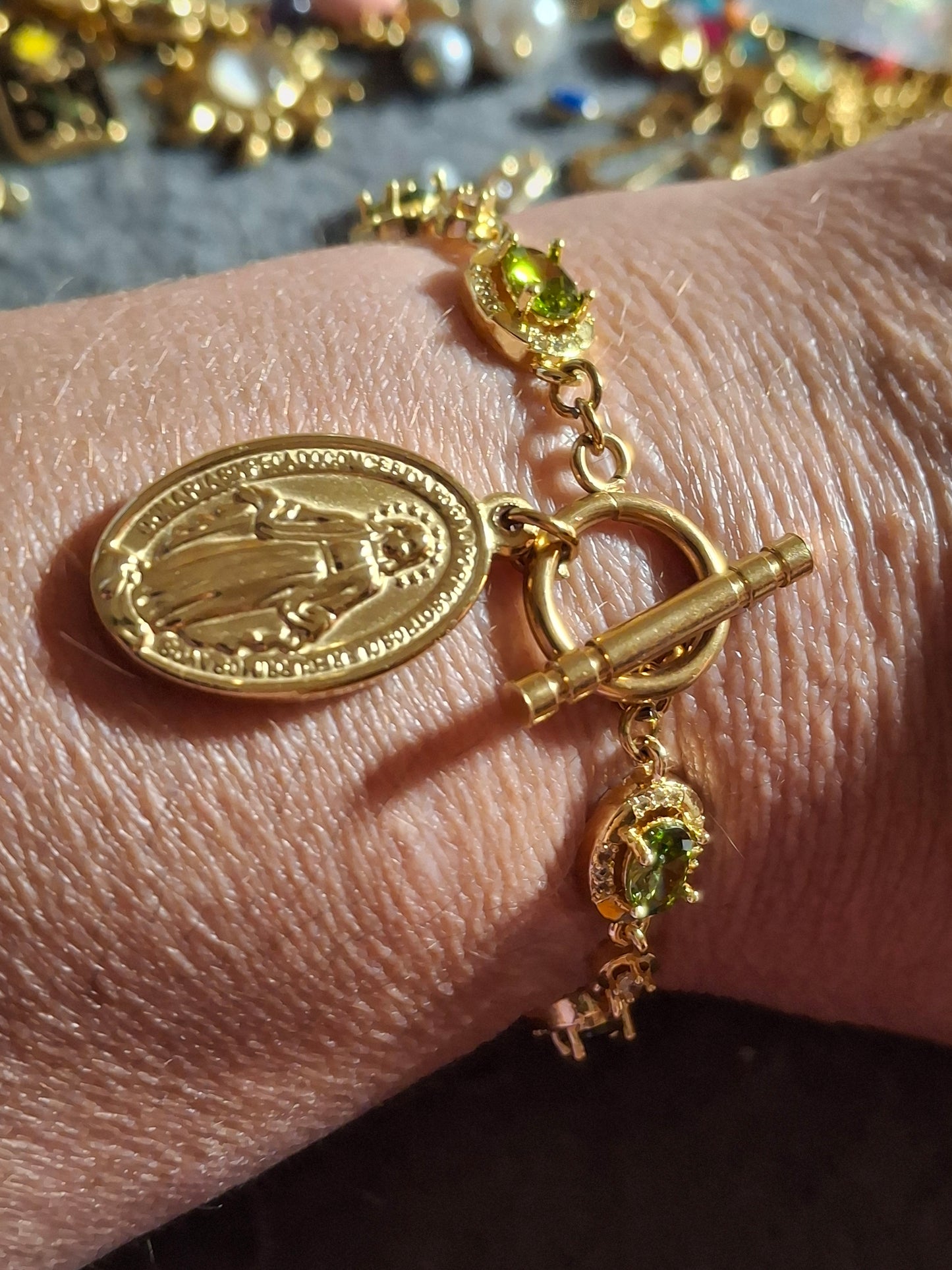 Bracelet très belle chaîne acier inoxydable stainless steel 316 serti cristal et zirconium, grande médaille madone vierge miraculeuse stainless steel 316 handmade