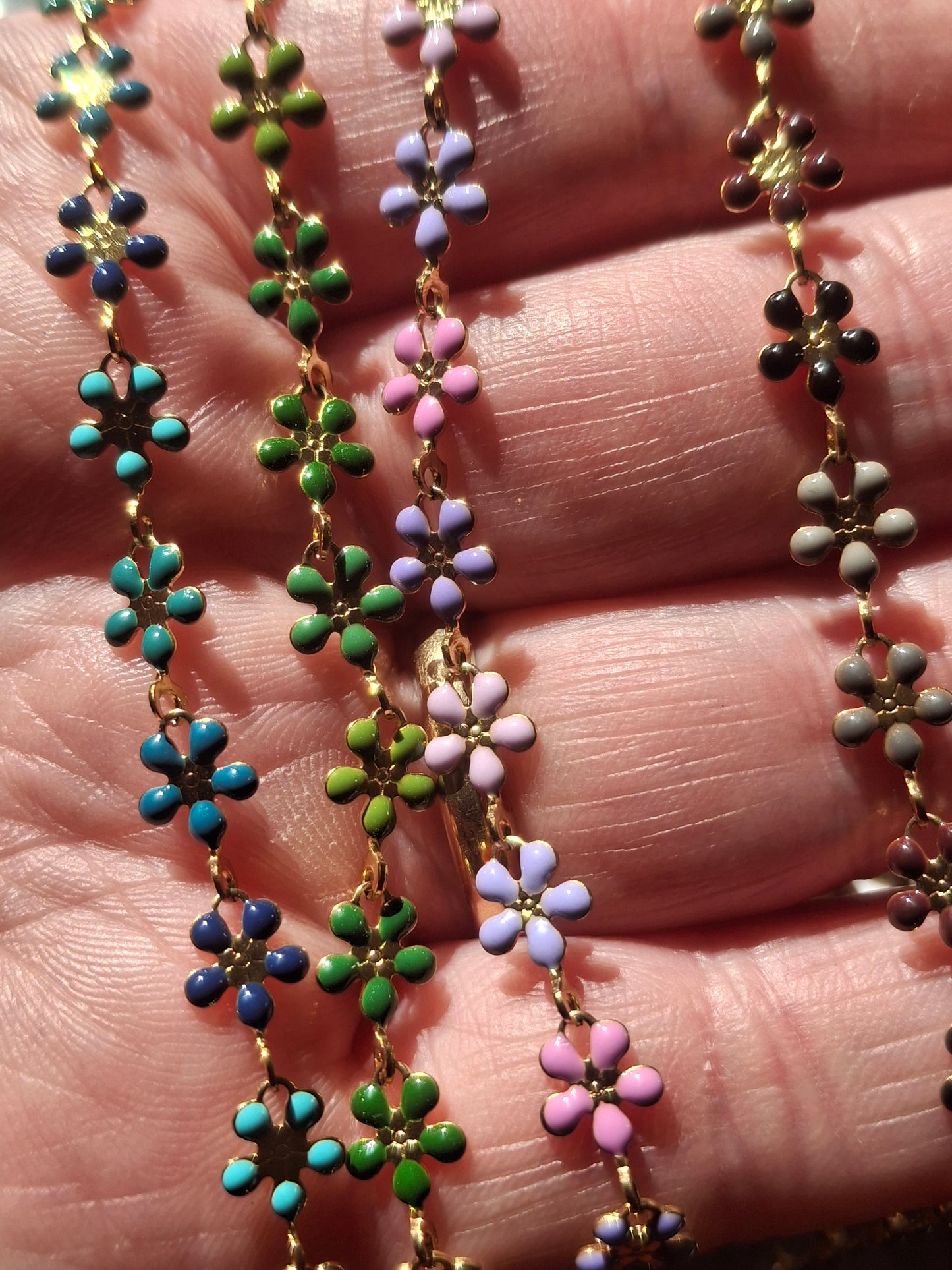 Kettenarmband, Gliederung Blume, aus Edelstahl und farbiger Emaille, nur auf Maß