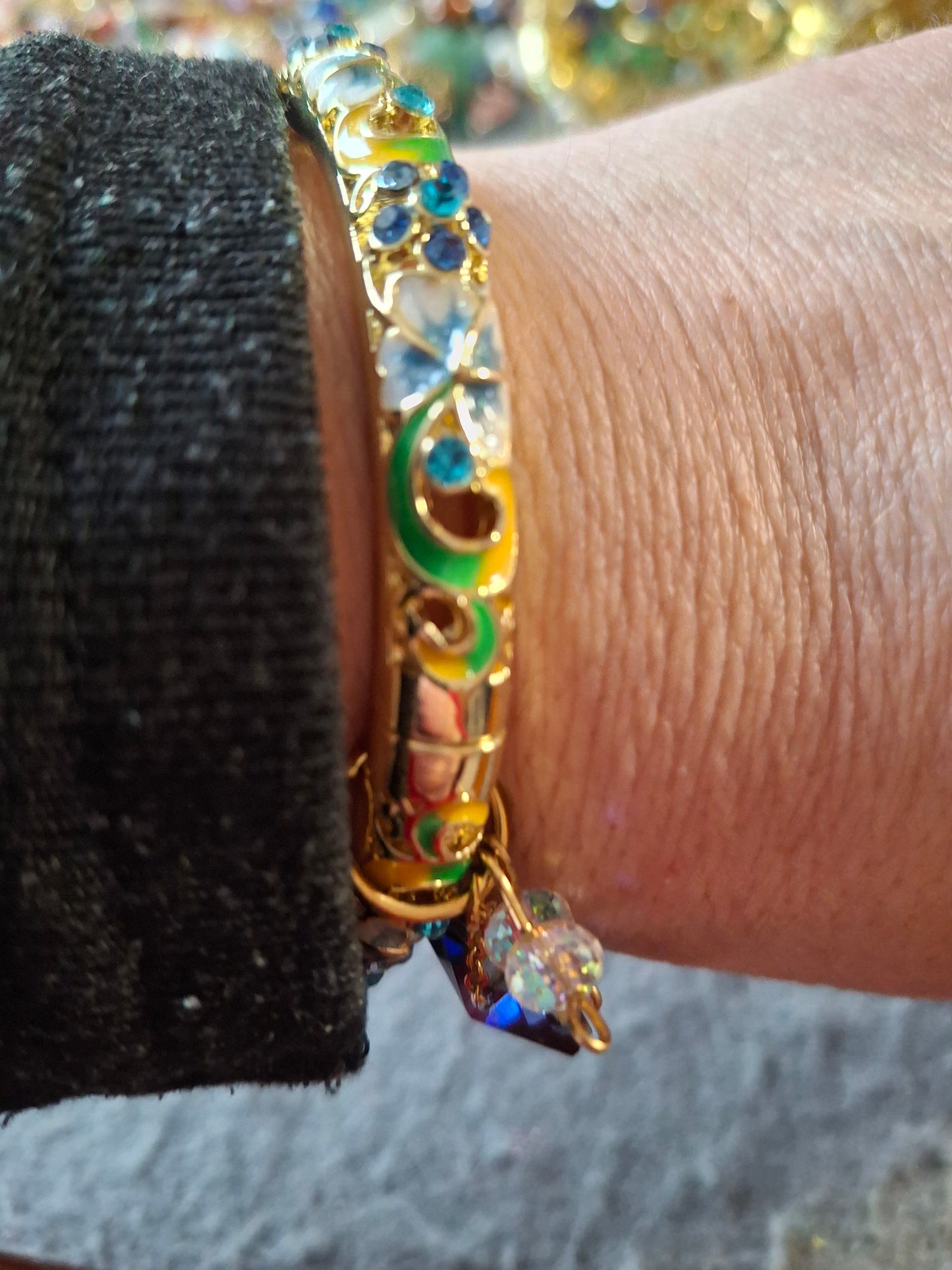 Jonc rigide vintage en email cloisonné serti zirconium