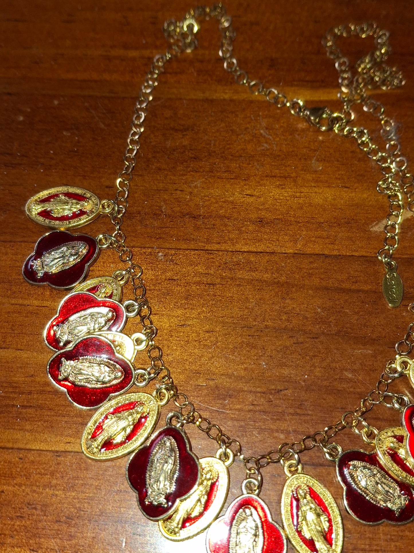 Collier chaîne dorée acier inoxydable rolo plaqué or et breloques madone handmade