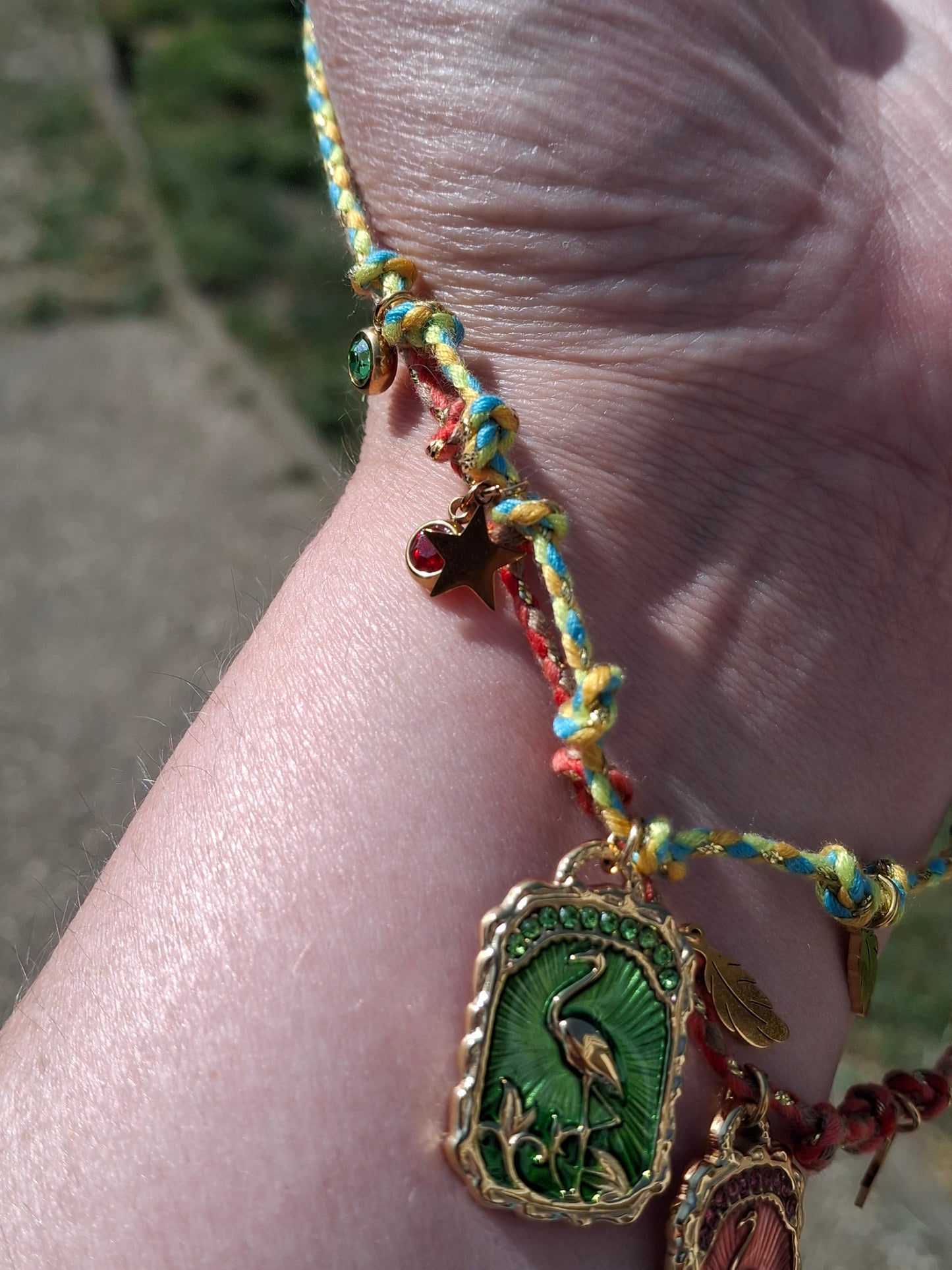 Handgefertigte verstellbare Halskette aus geflochtener Kordel mit Anhängern aus 316er Edelstahl