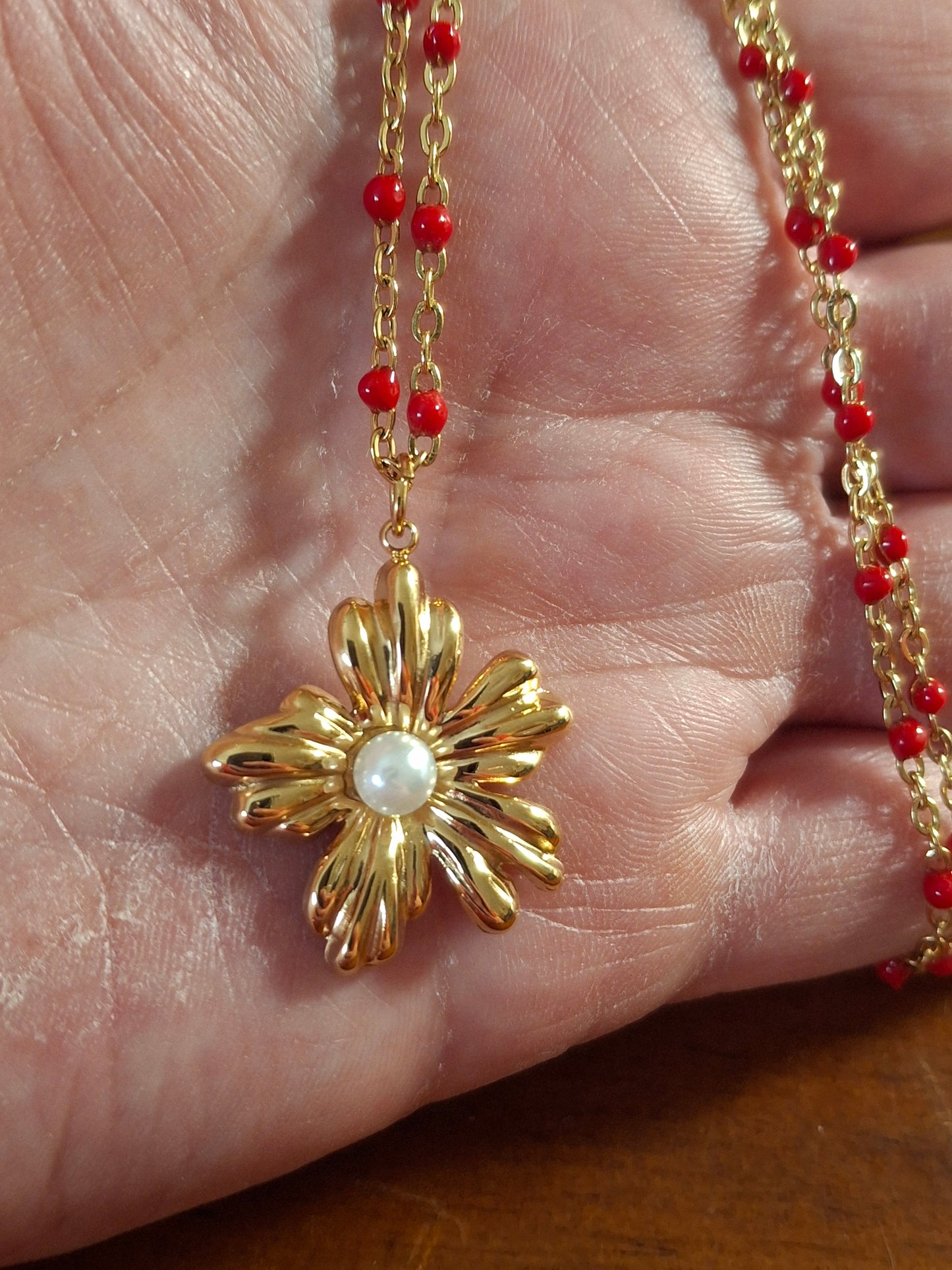 Collier chaîne dorée acier inoxydable et fleur stainless steel