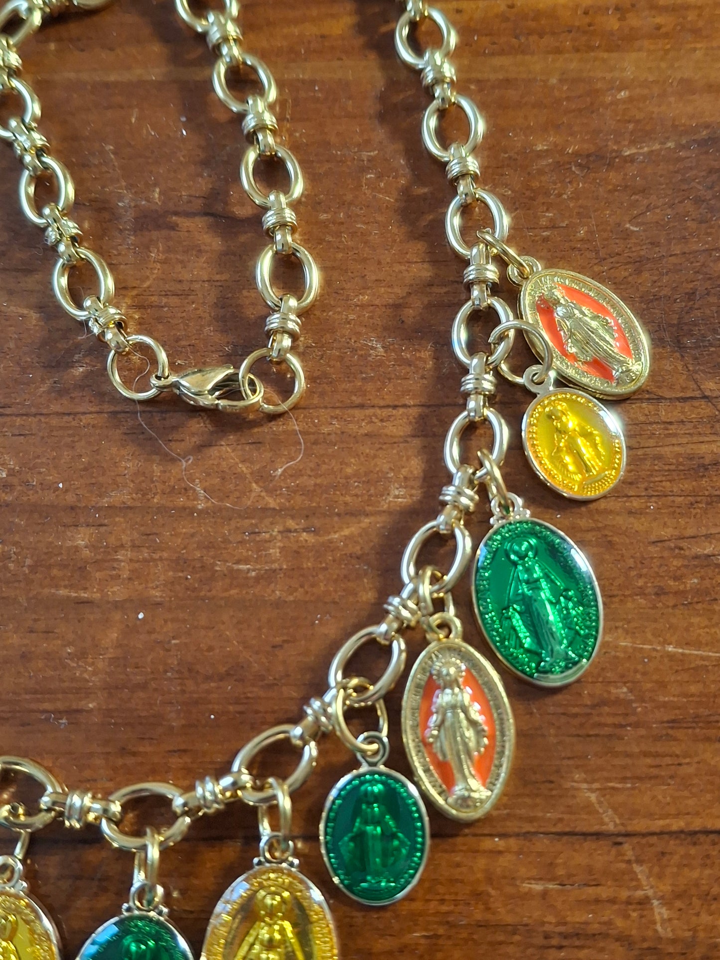 Collier chaîne maille gourmette stainless steel 316 et breloques madone handmade réglable