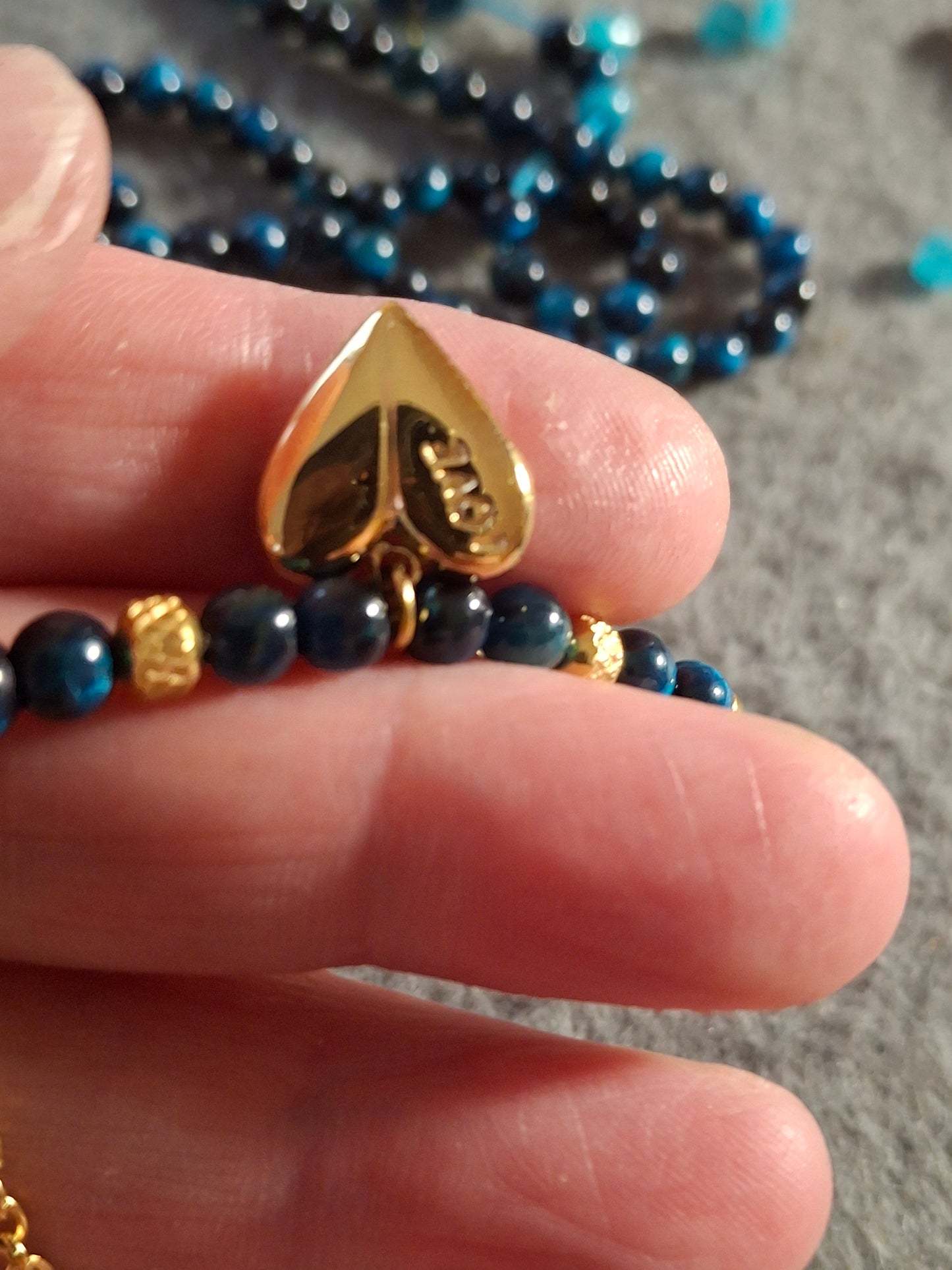 Bracelet chaîne acier inoxydable stainless steel 316 ,perles œil du tigre bleu handmade sur mesure