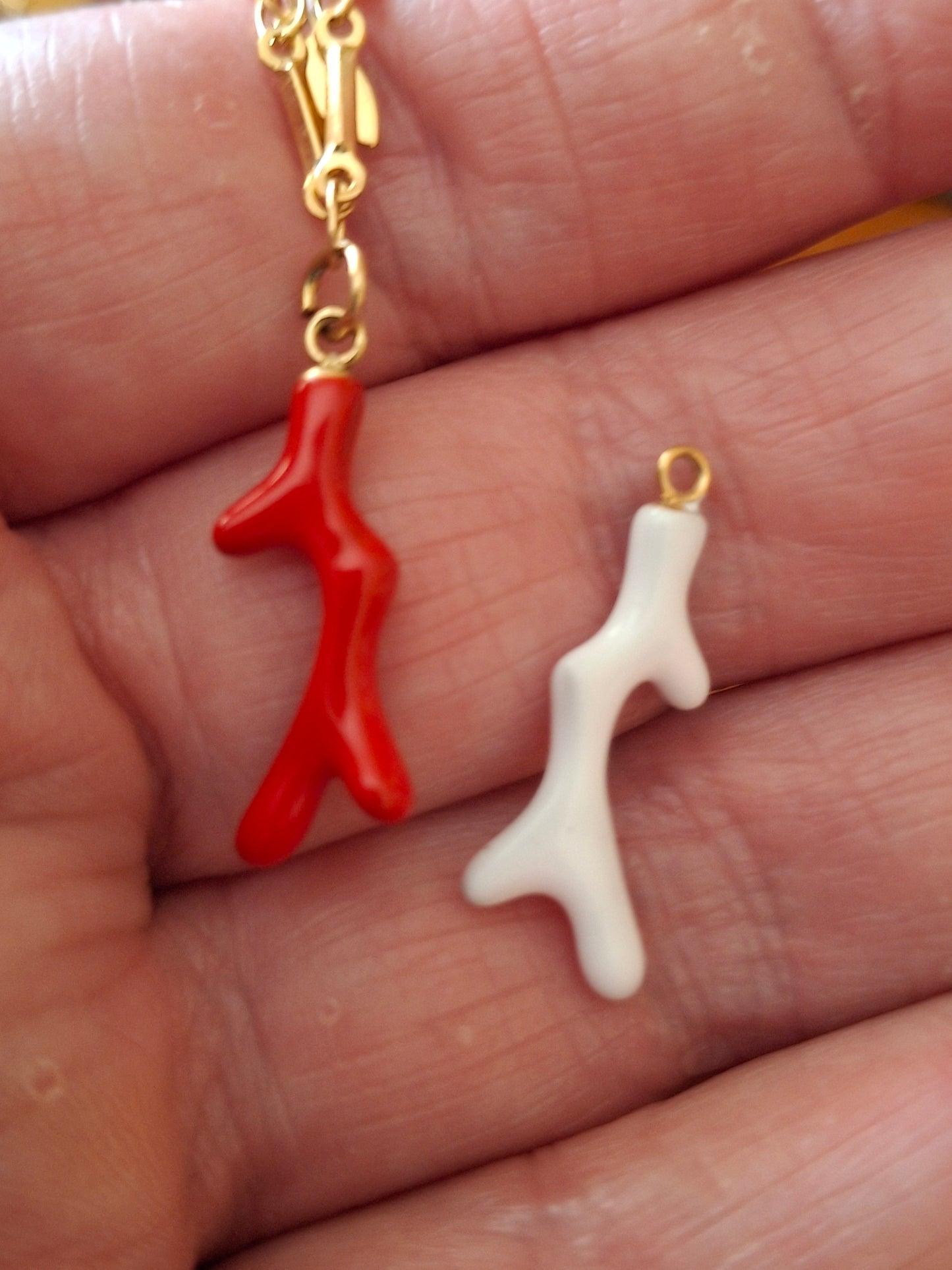 Collier chaîne dorée acier inoxydable stainless steel 316 pendentif corail