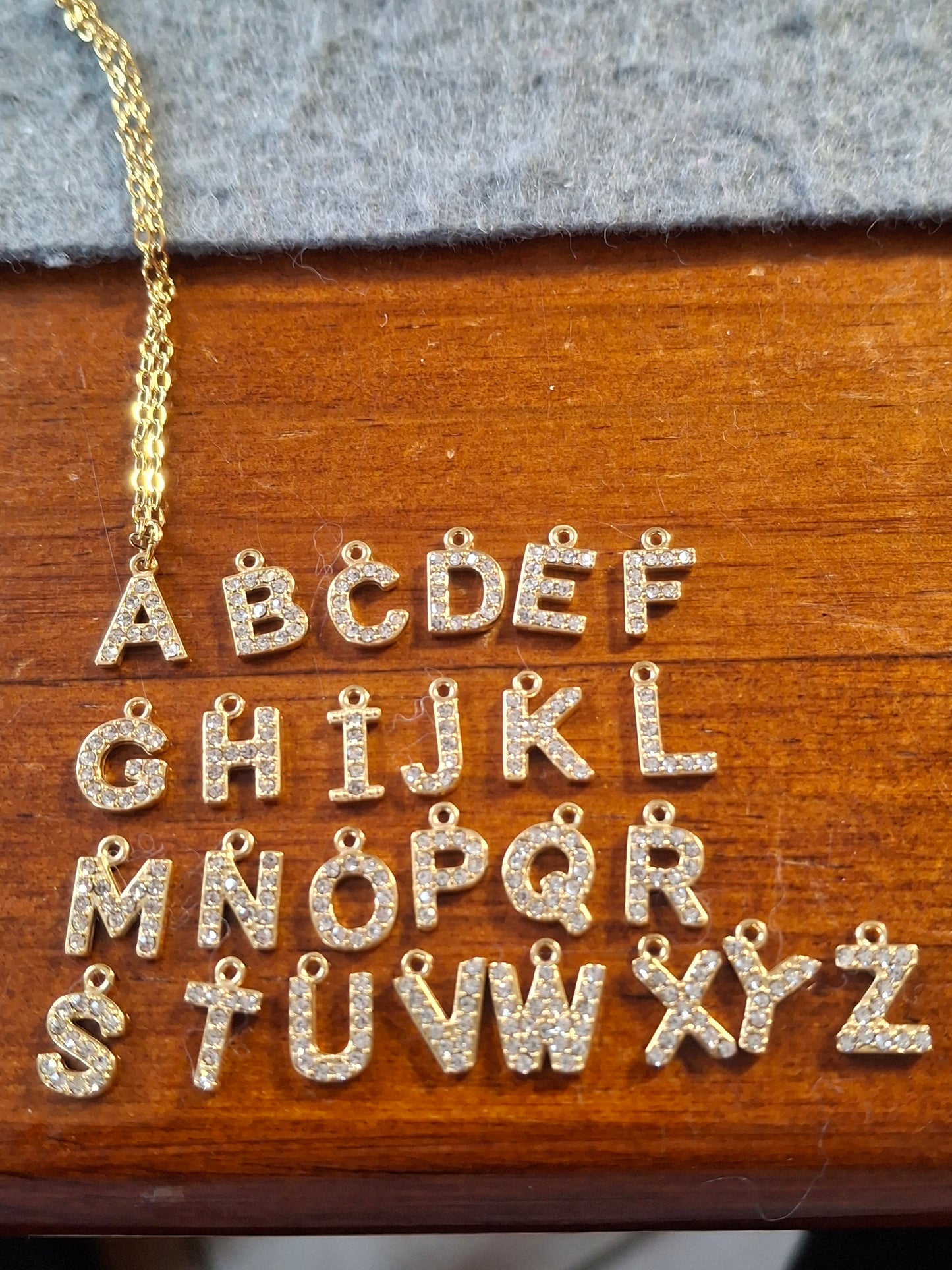 Halskette vergoldet Edelstahl oder Perlenkette Edelstahl Buchstabe Edelstahl 316 mit Zirkonia-Stein