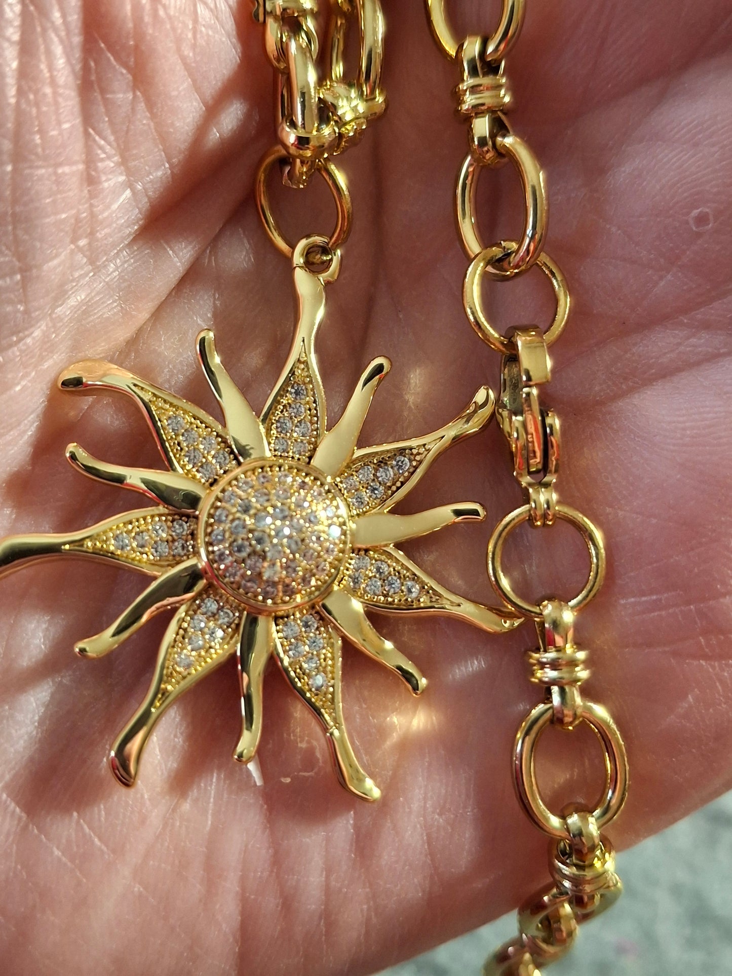 Collier chaîne maille gourmette stainless steel 316 grand pendentif soleil ou étoile plaqué or 18K serti zirconium AAA