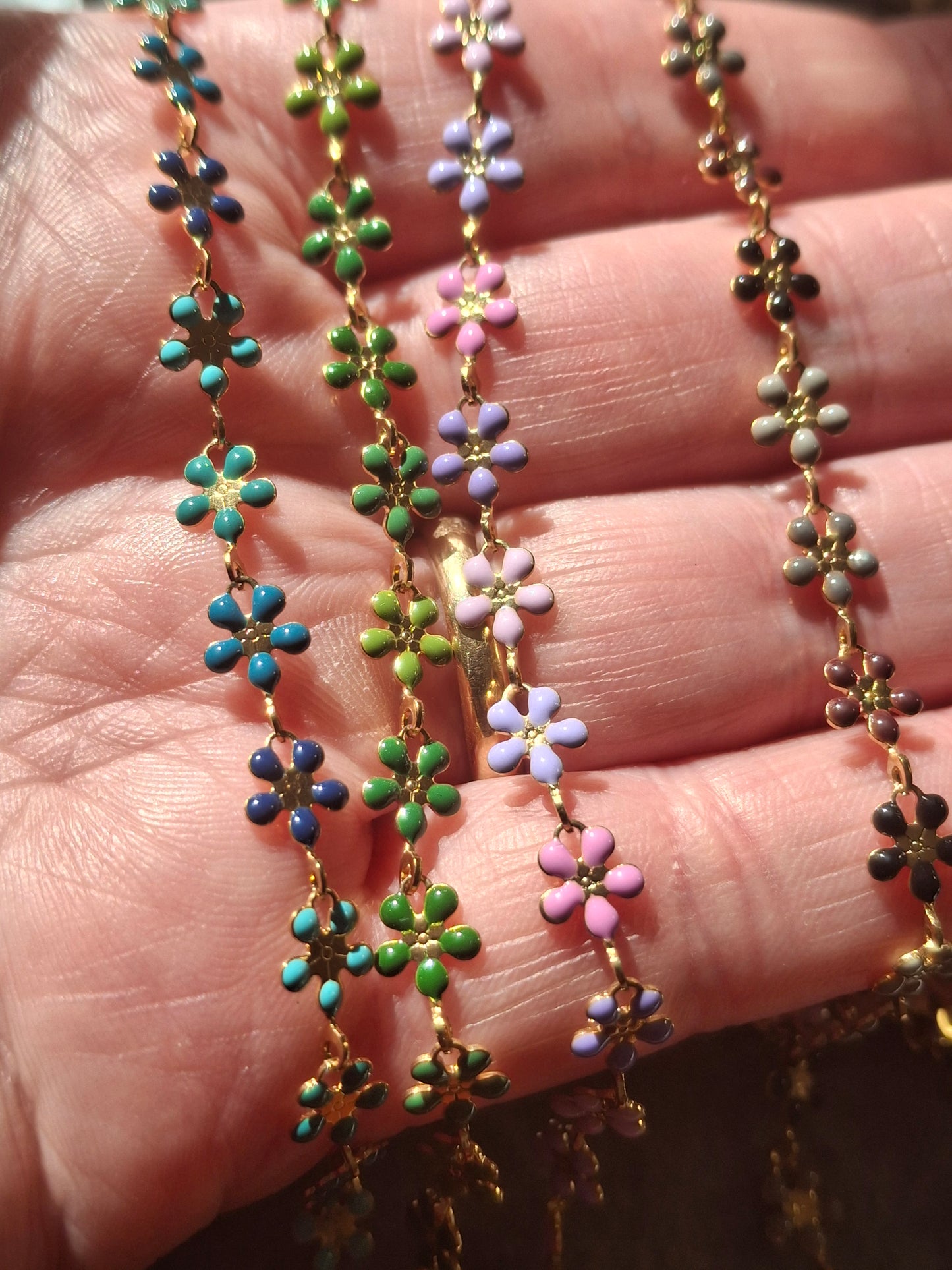 Kettenarmband, Gliederung Blume, aus Edelstahl und farbiger Emaille, nur auf Maß
