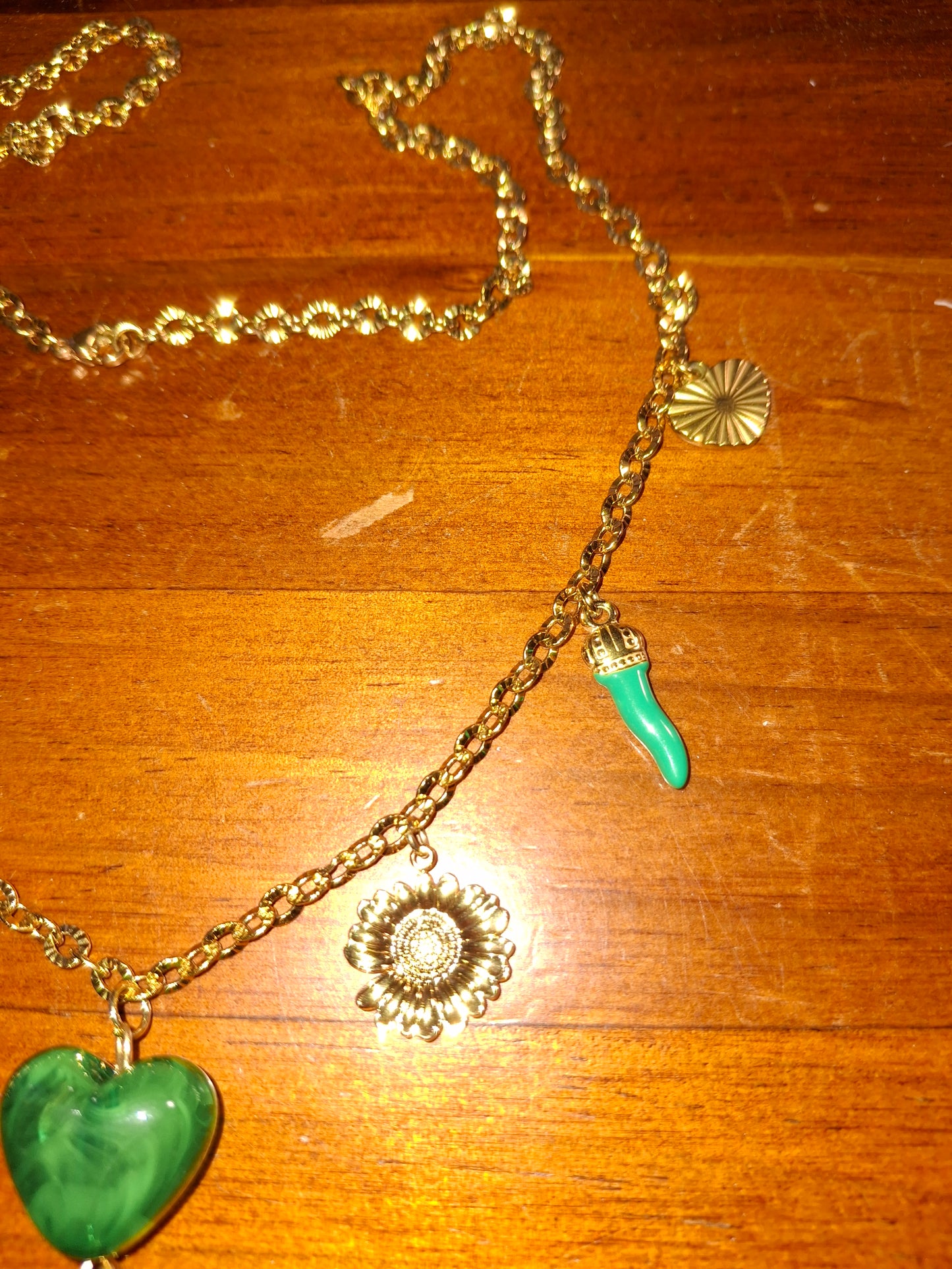 Collier chaîne dorée acier inoxydable stainless steel 316 et breloques handmade sur mesure