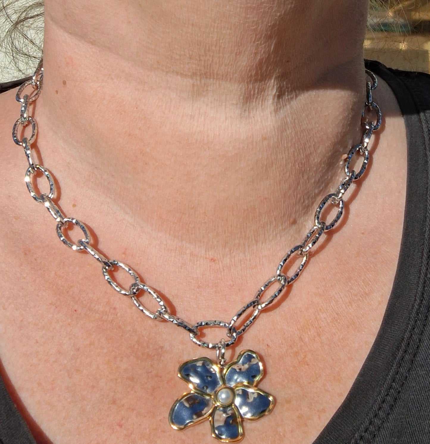 Sehr schöne Halskette aus Edelstahl 316, Anhänger Blume aus Edelstahl 316, verstellbar.