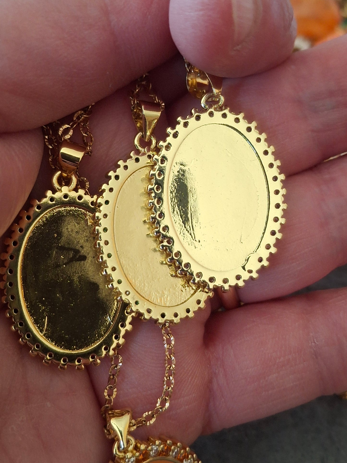 Halskette, goldene Kette aus Edelstahl 316, große Madonnen-Medaille 18K vergoldet mit AAA-Zirkonia besetzt