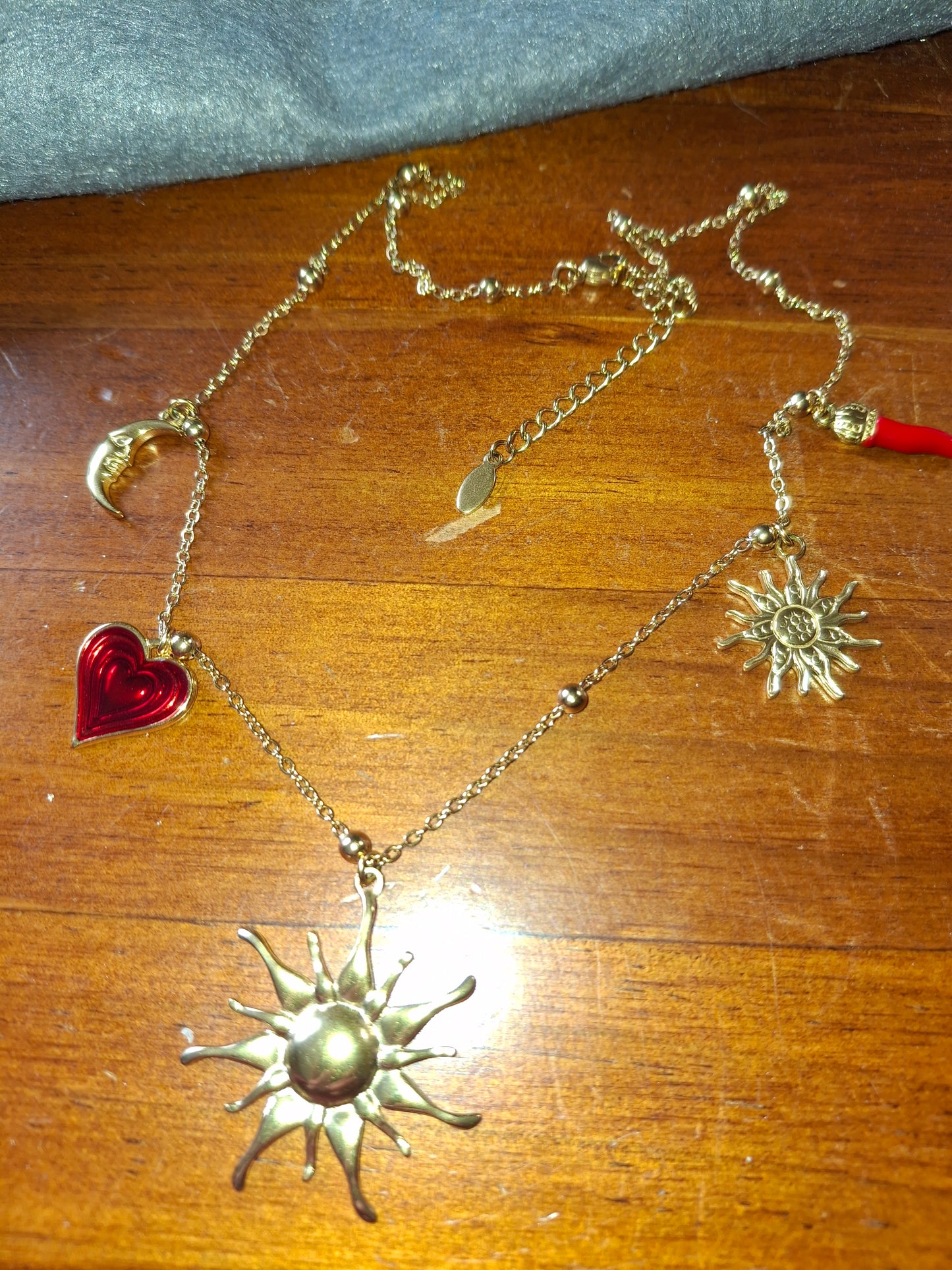 Collier chaîne dorée acier inoxydable stainless steel 316 et breloques stainless steel 316 handmade réglable ajustable