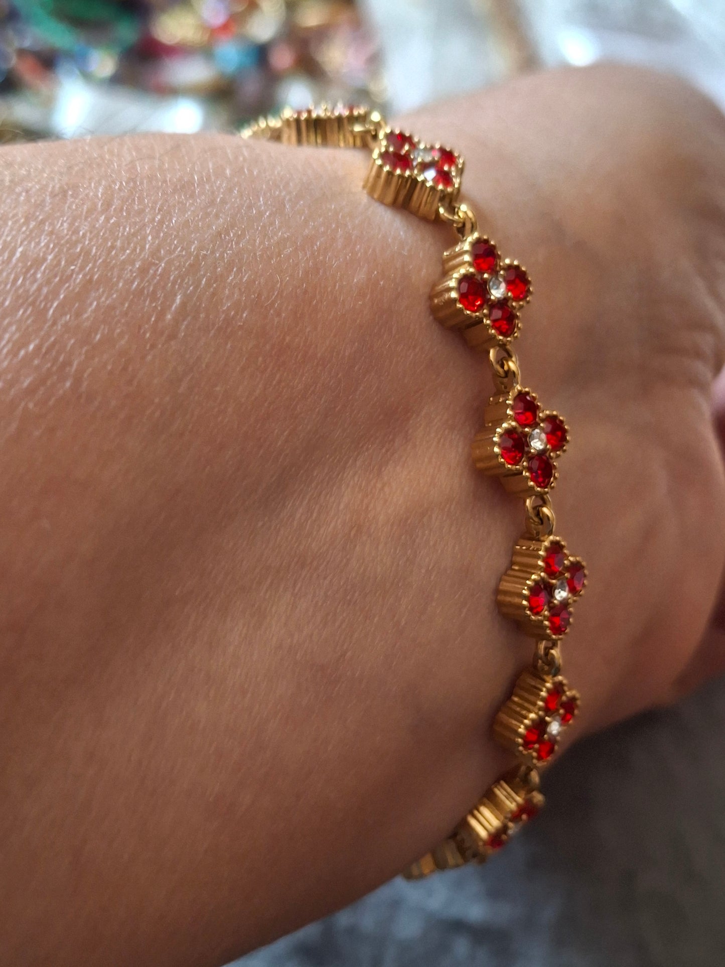 Bracelet maille gourmette stainless steel 316 trèfle cristal rouge, breloques stainless steel 316 poli,fermoir toggle handmade