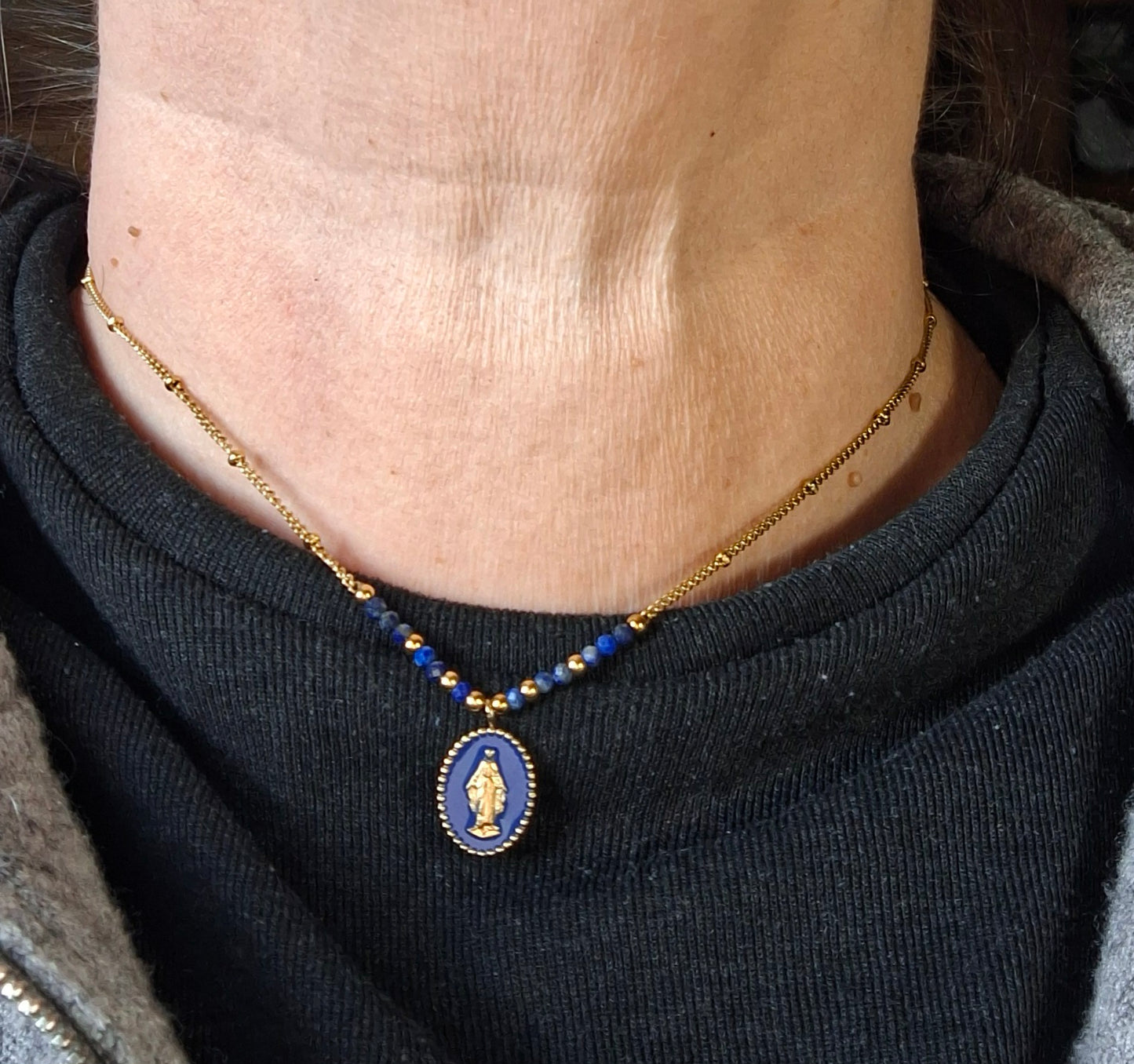 Collier chaîne dorée acier inoxydable stainless steel 316 ,perles, madone stainless steel 316 et email coloré plaqué or réglable ajustable