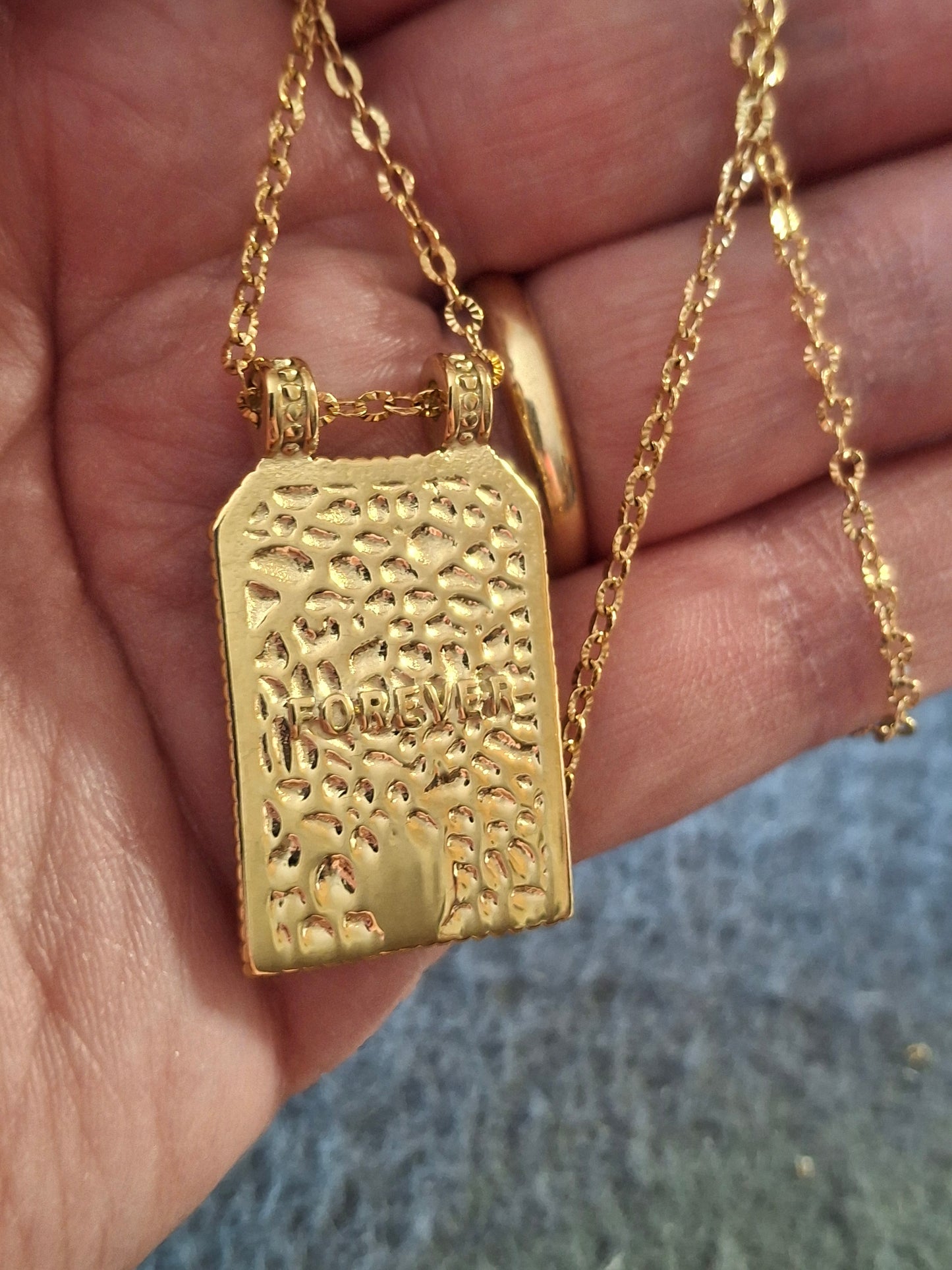 Collier chaîne dorée acier inoxydable stainless steel 316 et carte stainless steel 316 et email