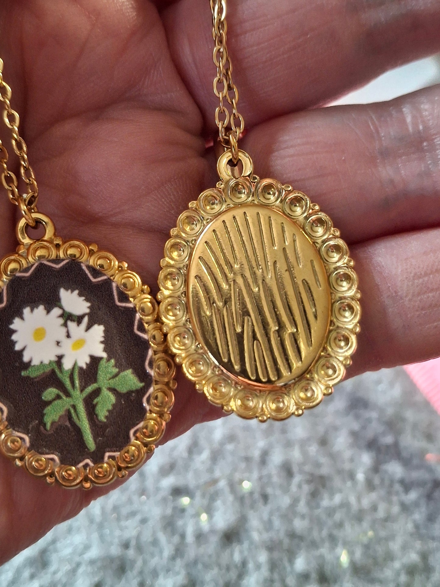 Collier chaîne dorée acier inoxydable stainless steel 316 grand pendentif rétro stainless steel 316