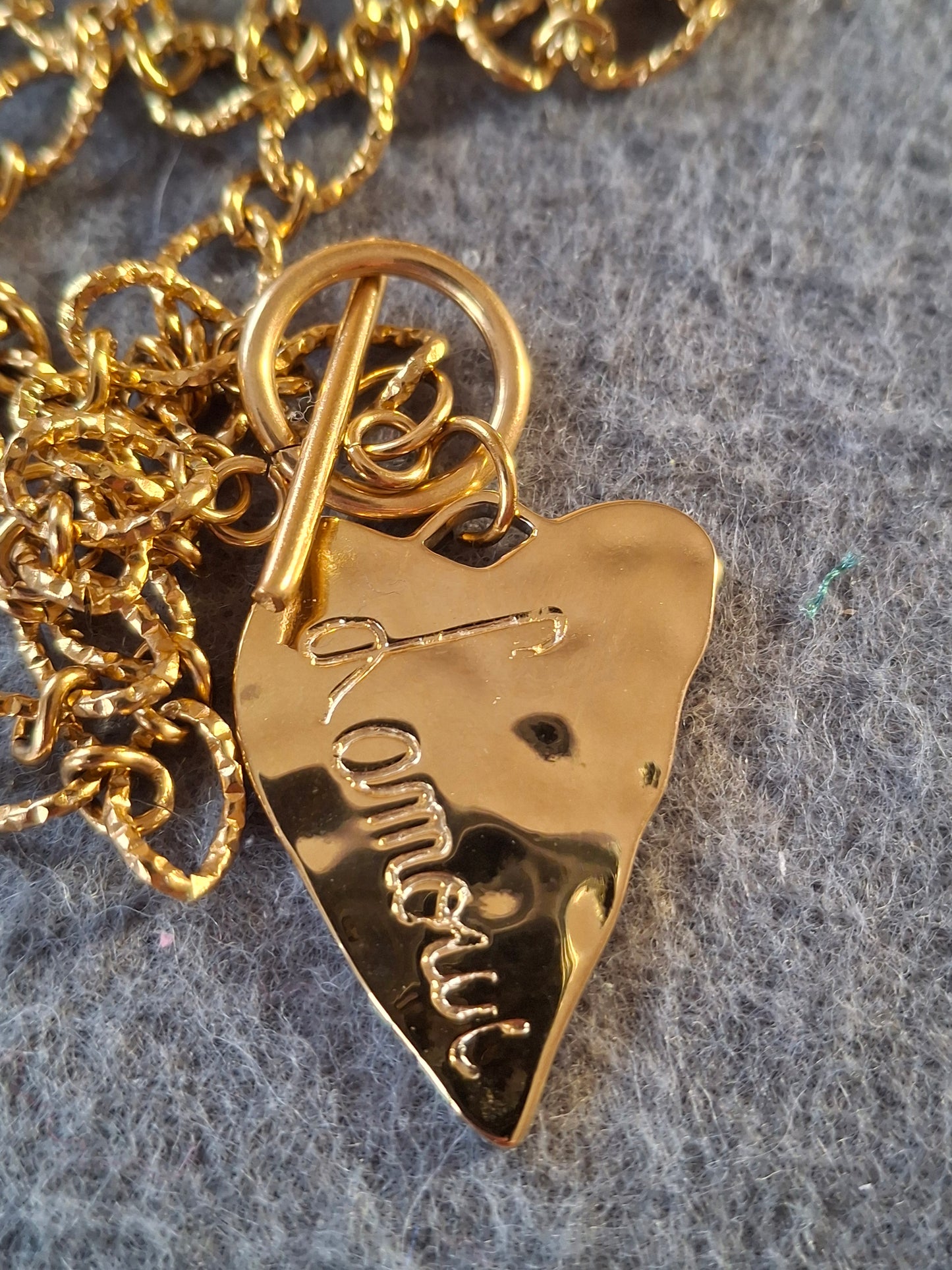 Collier chaîne acier inoxydable stainless steel grand pendentif coeur stainless steel et grand fermoir toggle