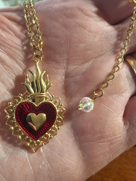 Collier chaîne acier inoxydable stainless style coeur baroque email rouge plaqué or 18 k