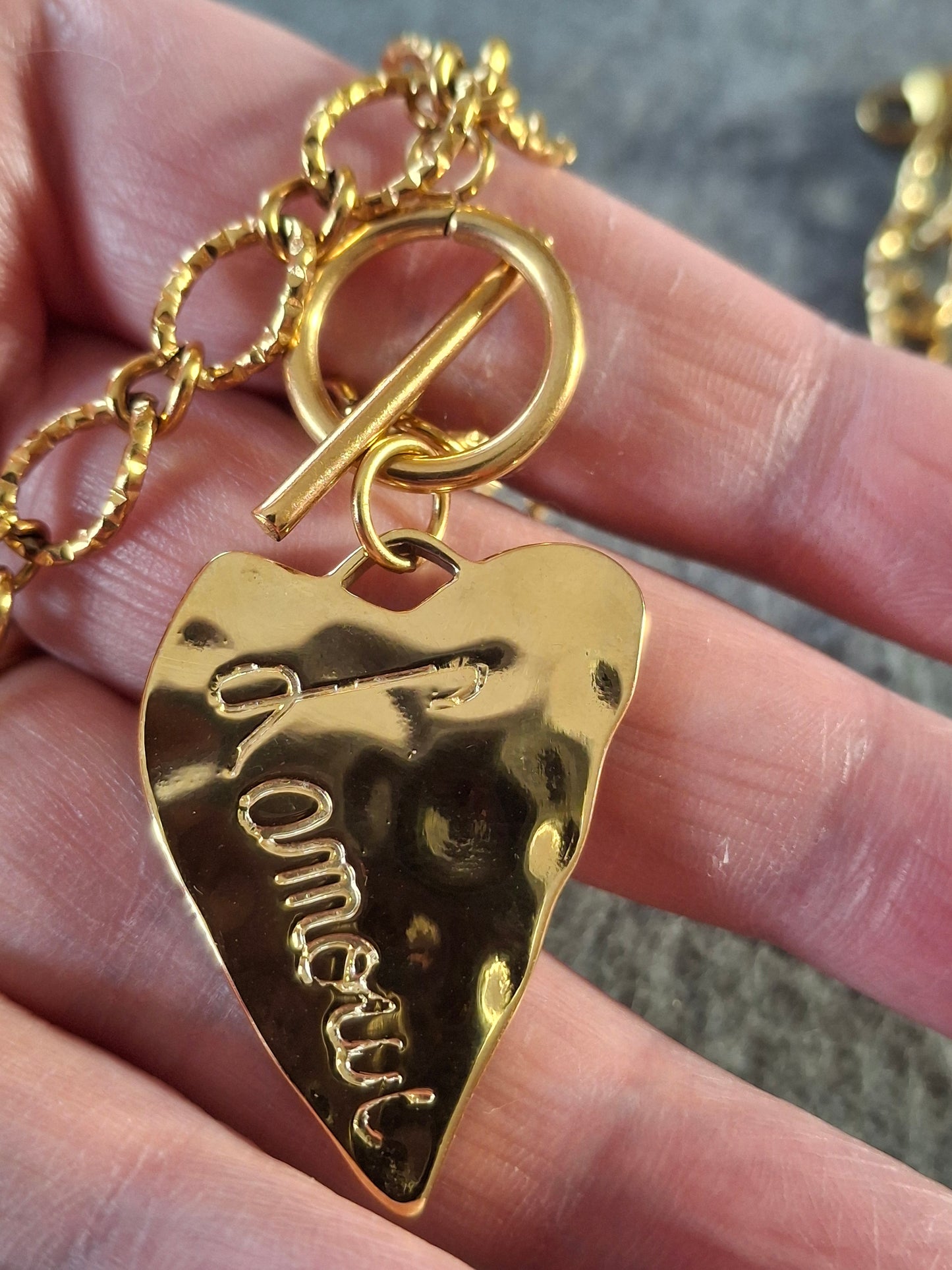 Collier chaîne acier inoxydable stainless steel grand pendentif coeur stainless steel et grand fermoir toggle