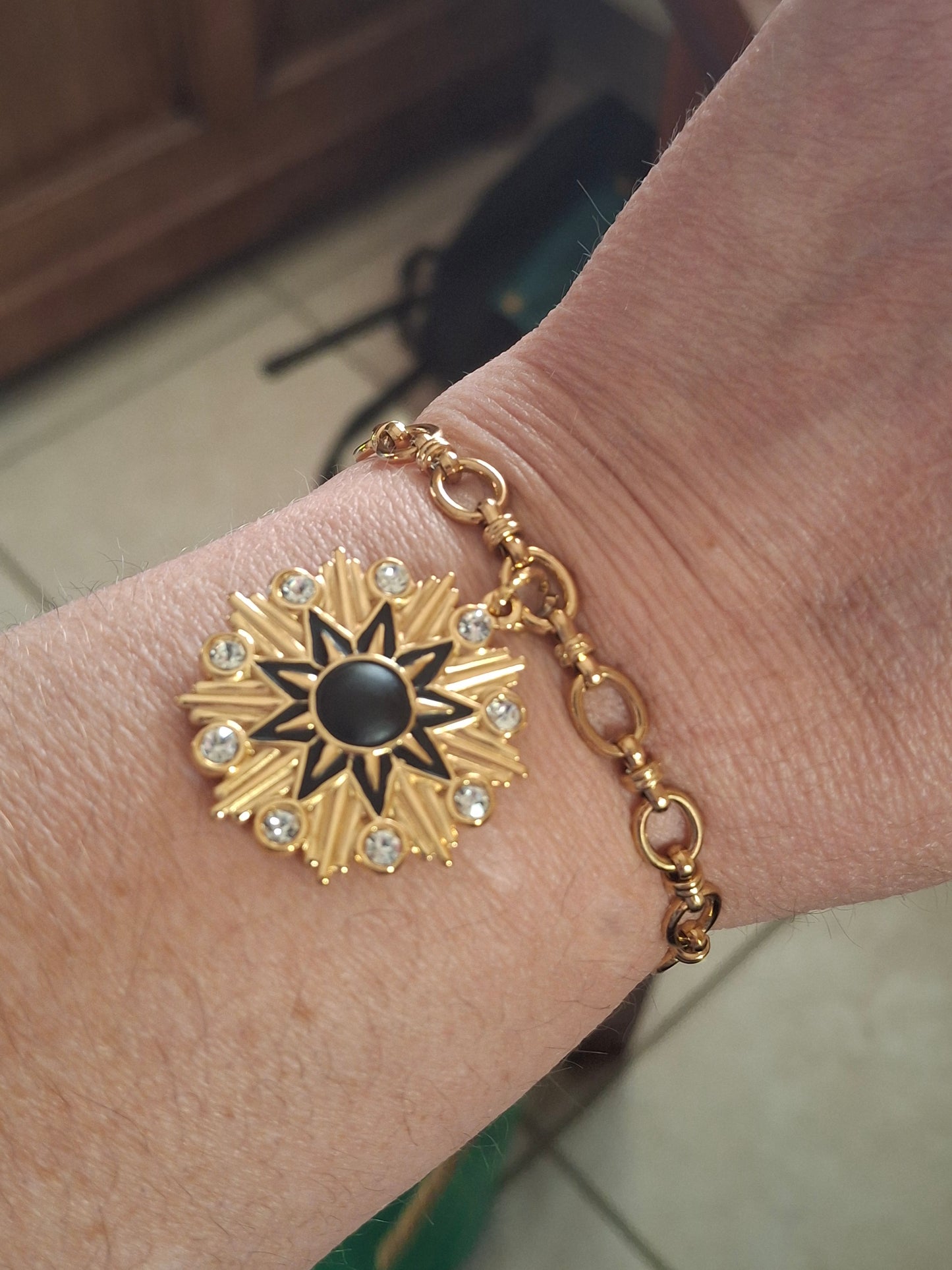 Armband aus Edelstahl 316 mit Kette und einem Polarstern-Medaillon aus Edelstahl 316 und schwarzer Emaille, besetzt mit Zirkonium