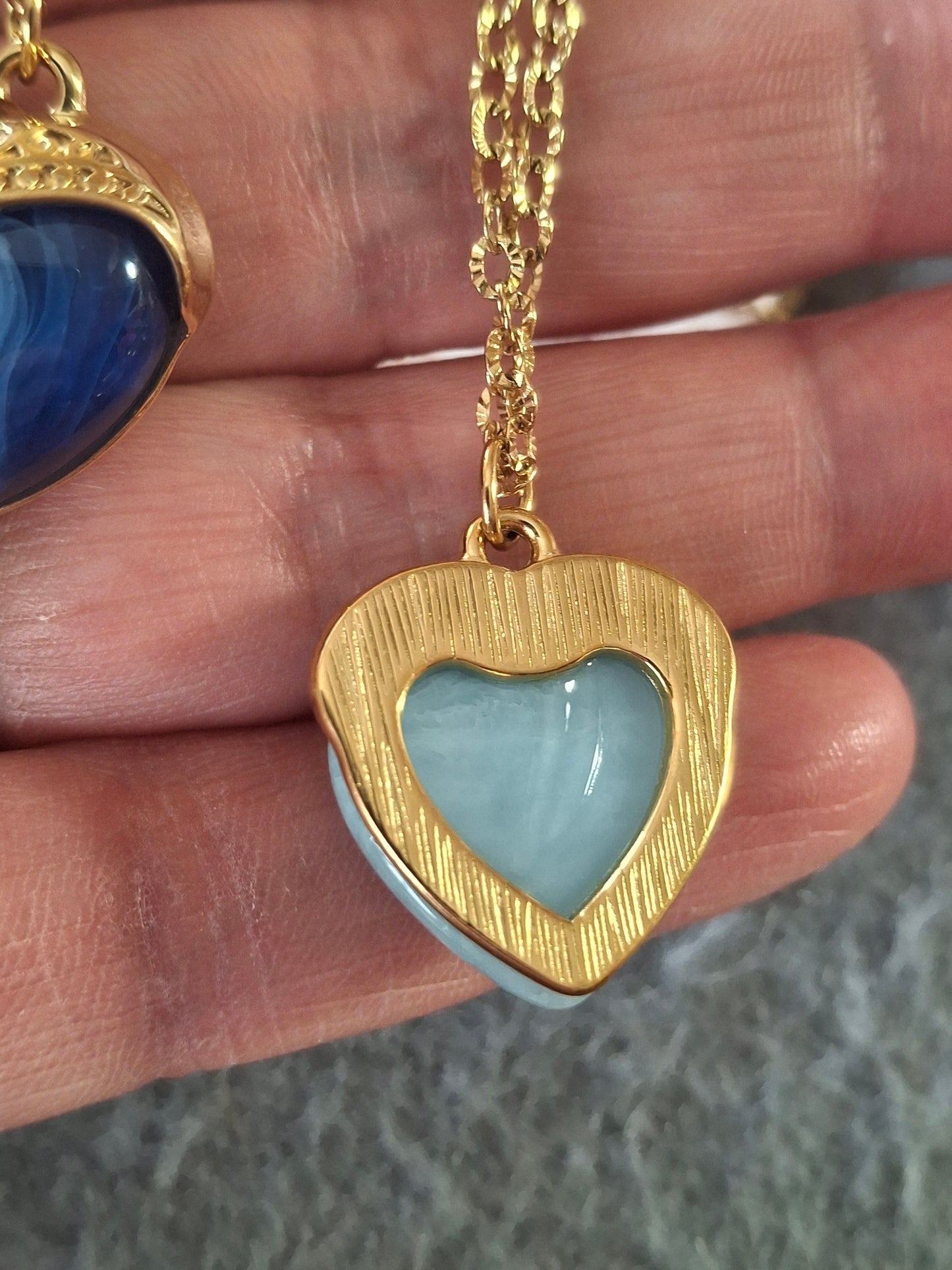 Collier chaîne striée stainless steel 316 coeur stainless steel 316 et résine