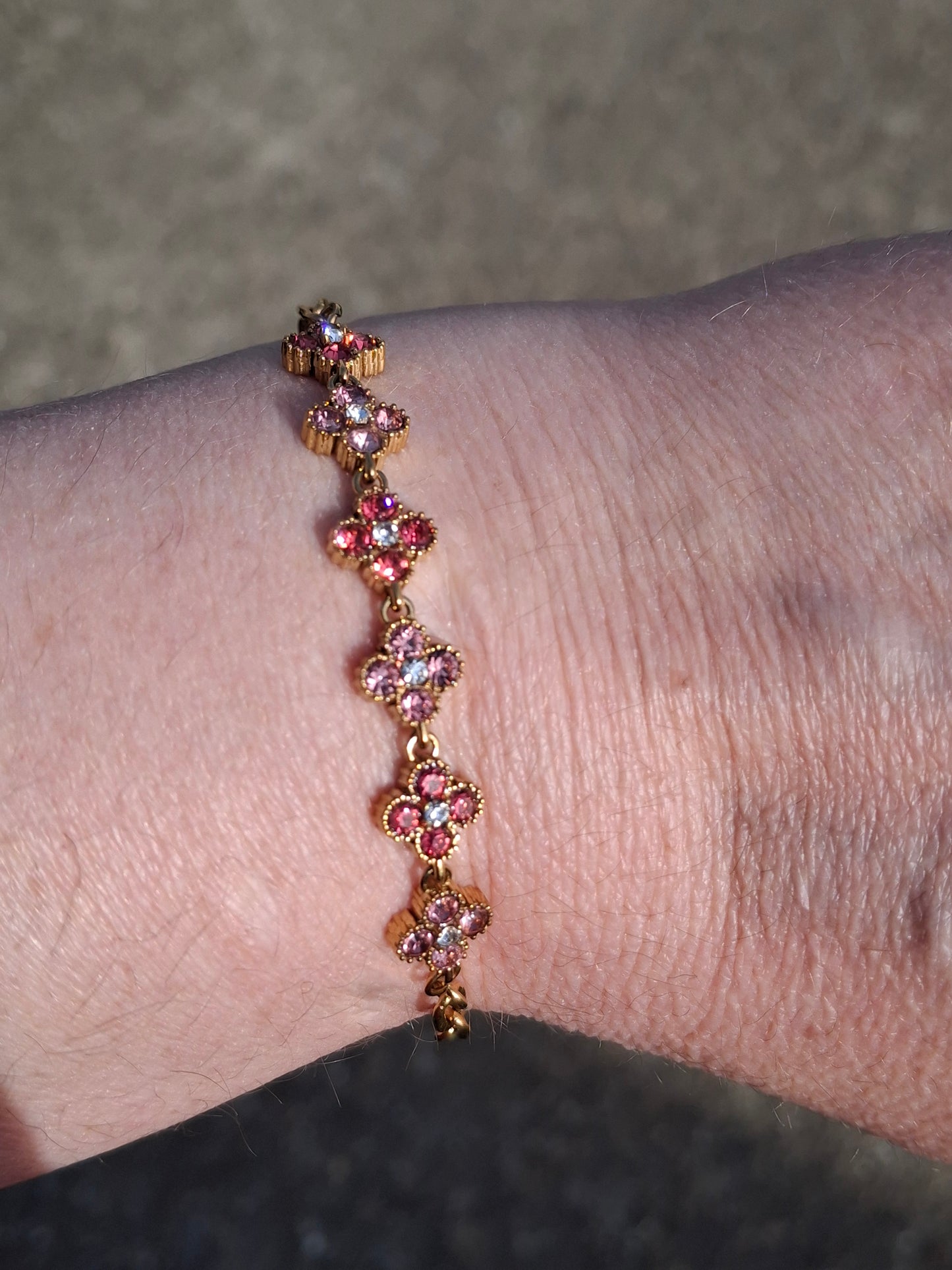 Armband Kette Edelstahl 316 Glieder mit geriffelter Panzerkette und blütenförmiger Kette mit rosafarbenem Kristallbesatz Edelstahl 316 handgefertigt verstellbar