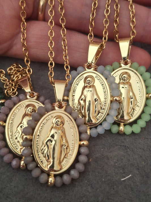 Collier chaîne dorée acier inoxydable stainless steel 316 et grande médaille madone stainless steel 316 et perles en cristal