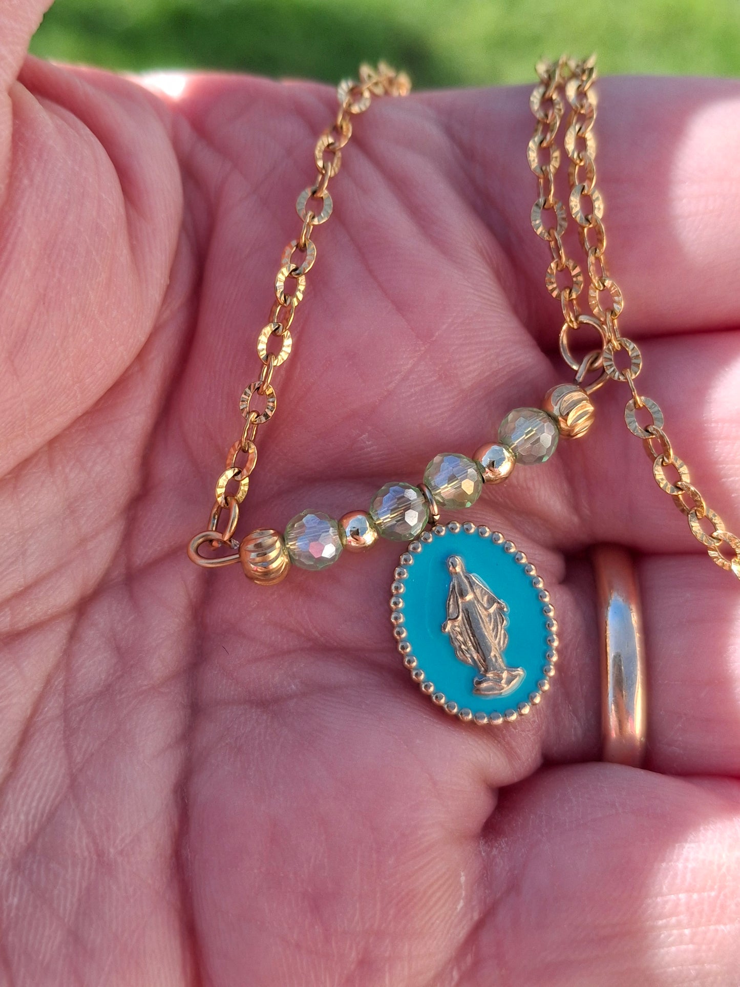 Collier chaîne stainless steel 316 madone stainless steel 316 turquoise et perles en cristal