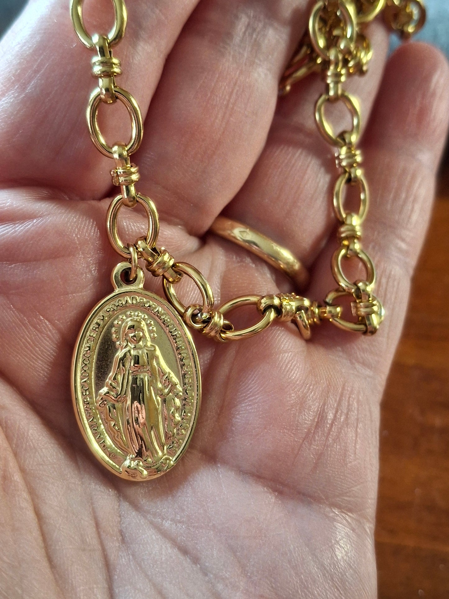 Bracelet chaîne acier inoxydable stainless steel 316 et grande médaille madone stainless steel 316