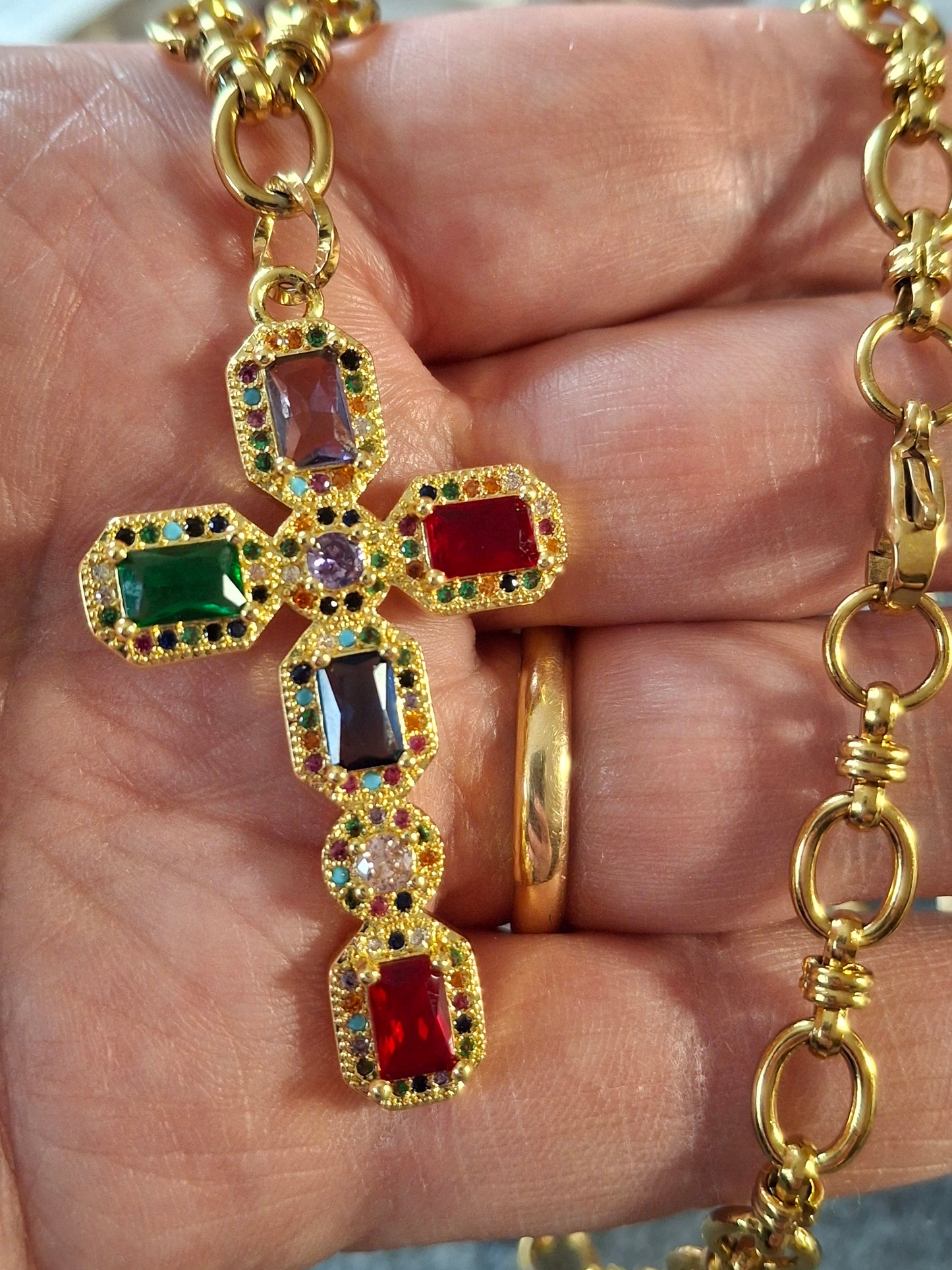 Halskette aus Edelstahl 316, Panzerkette, großes Kreuz, 18 Karat vergoldet, besetzt mit AAA-Kristallen und österreichischen Zirkonia.