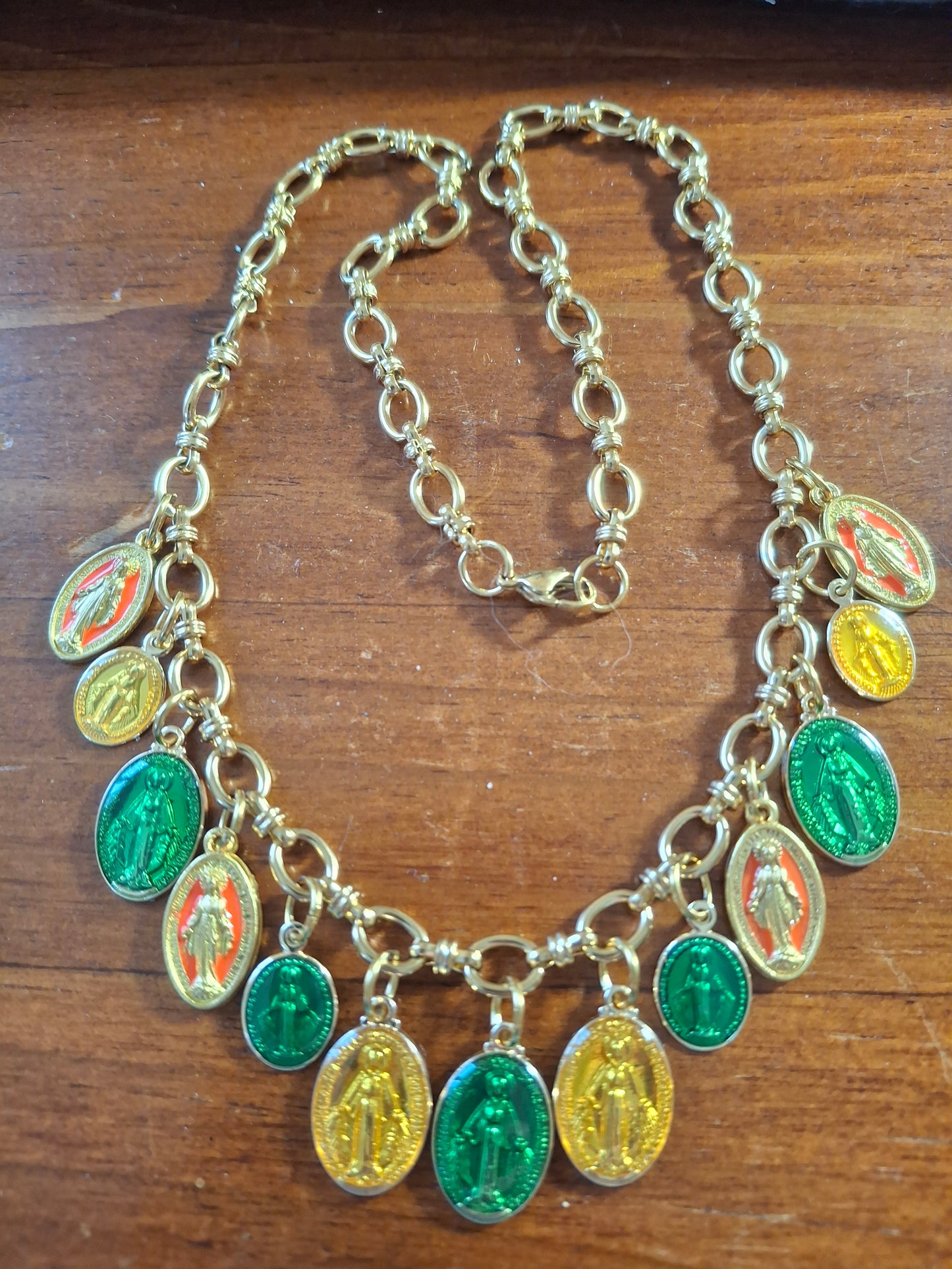 Collier chaîne maille gourmette stainless steel 316 et breloques madone handmade réglable