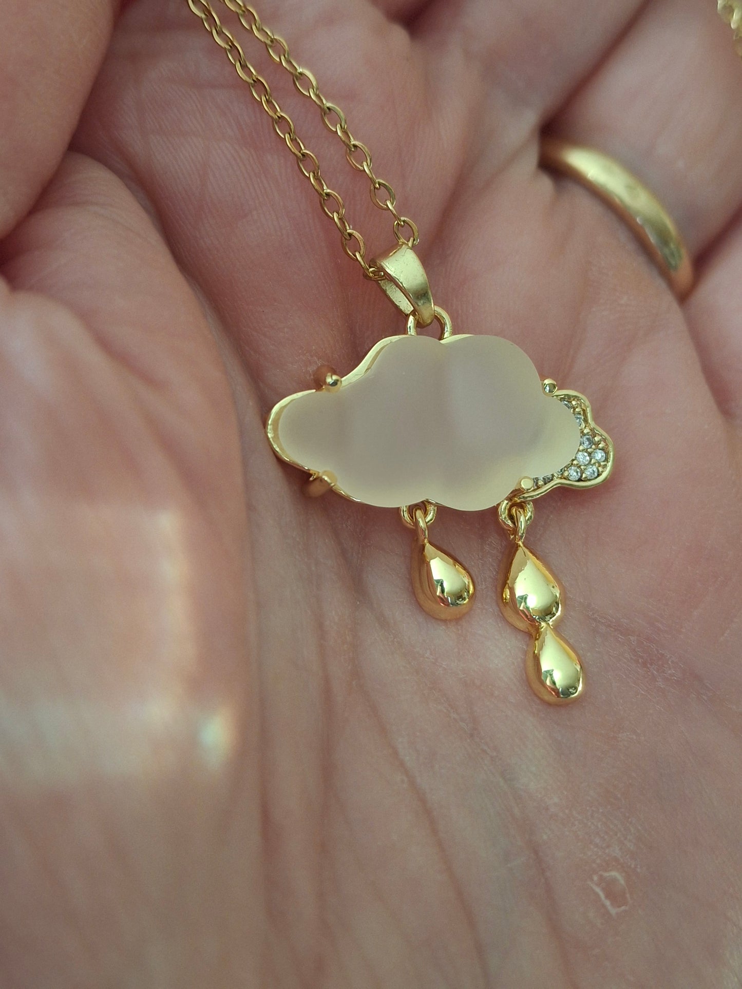 Collier chaîne dorée acier inoxydable stainless steel 316 nuage en résine serti zirconium acier inoxydable stainless steel 316 réglable