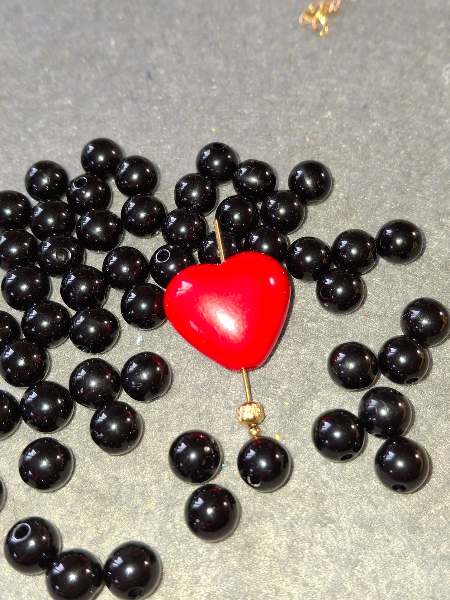 Collier perles acrylique et coeur handmade