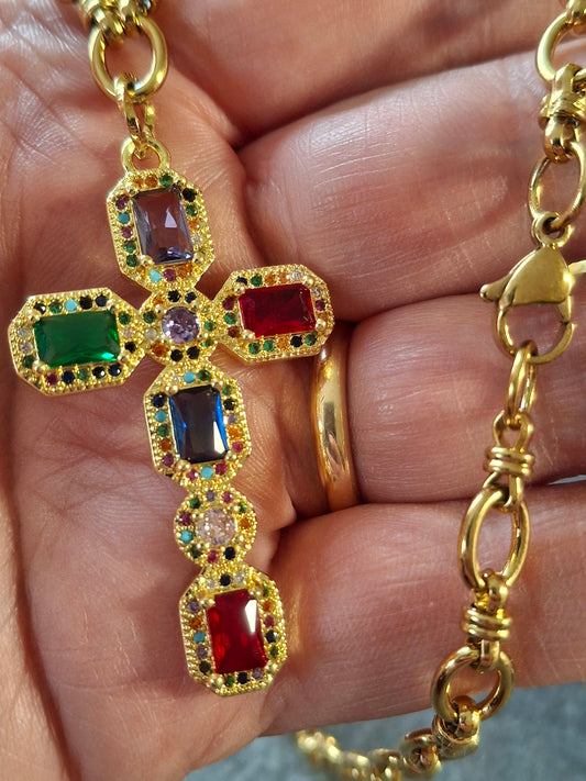 Stainless steel 316 chain necklace, large cross pendant, 18K gold plated, set with AAA Austrian crystals and zirconium.