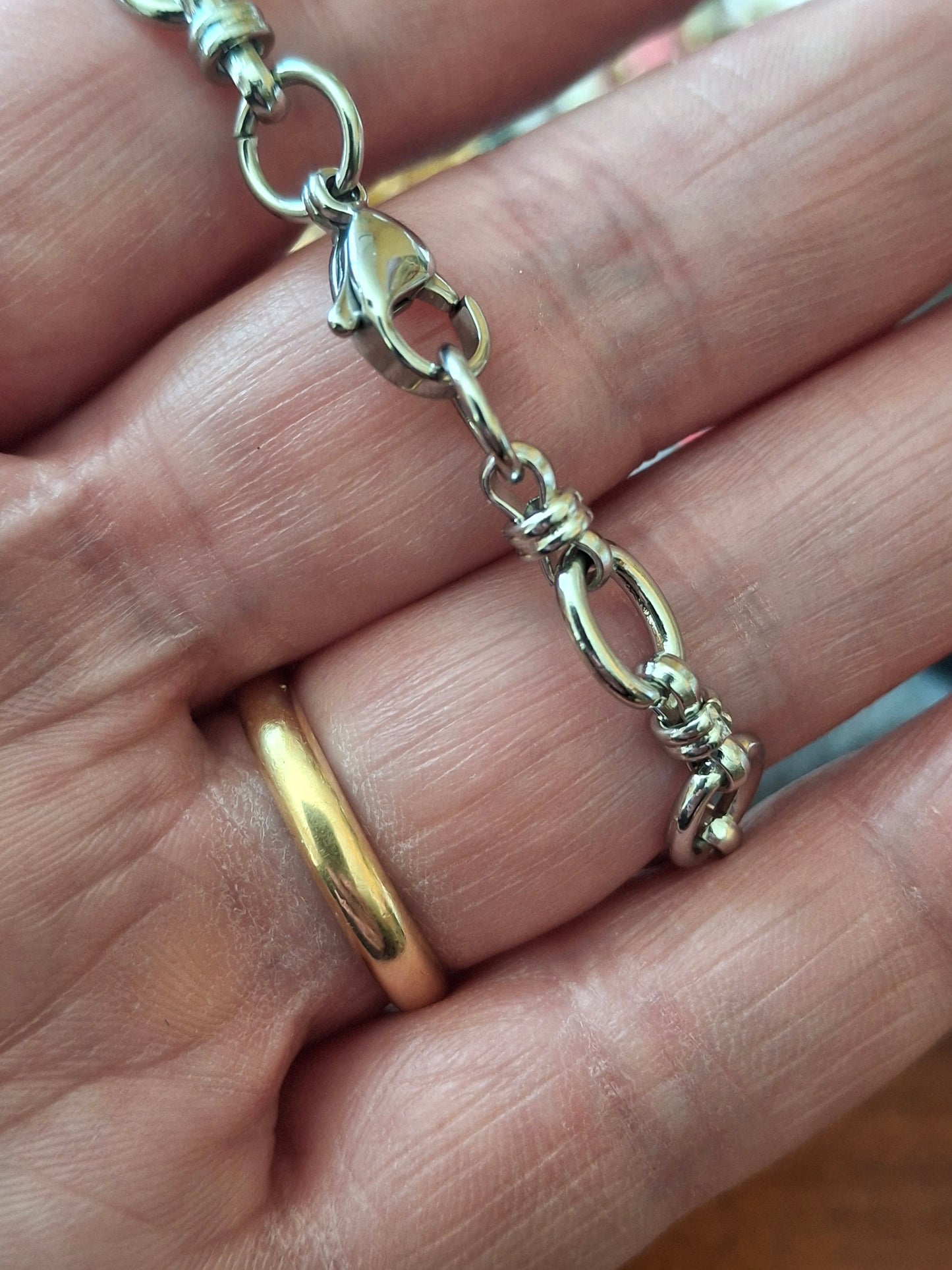 Sehr schöne Halskette, silberne Gliederkette, Edelstahl 316, großer polierter Sonnenanhänger aus Edelstahl 316