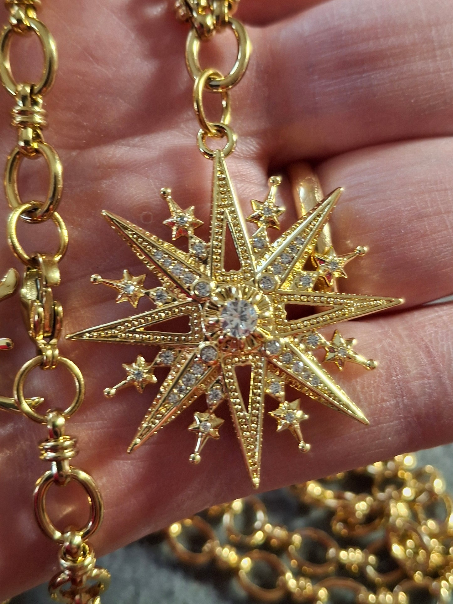 Collier chaîne maille gourmette stainless steel 316 grand pendentif soleil ou étoile plaqué or 18K serti zirconium AAA