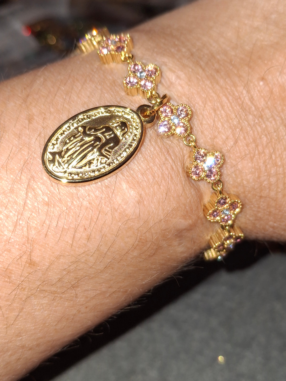 Bracelet chaîne acier inoxydable stainless steel trèfle serti cristal rose, médaille madone stainless steel polie 316 réglable