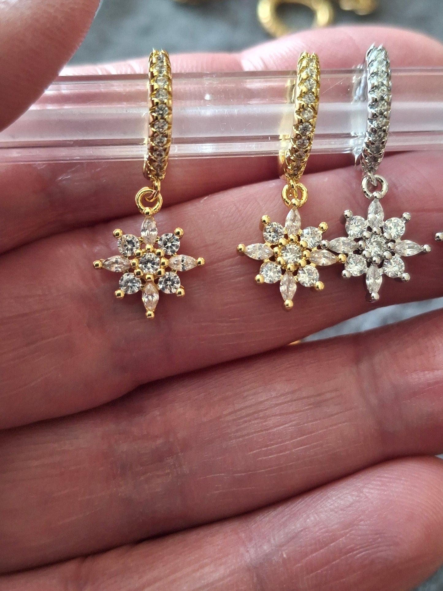 Stainless steel 316 single earrings with zirconium stones