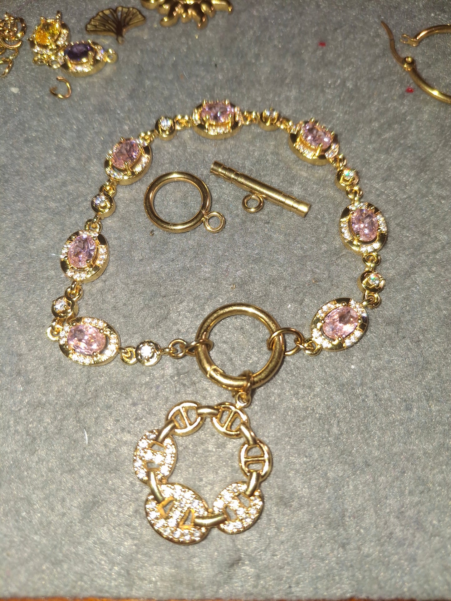 Armband Kette Edelstahl mit Kristall- und Zirkonia-Besatz Karabinerverschluss und polierter Edelstahl-Ankerkettenanhänger mit Zirkonia-Besatz handgefertigt