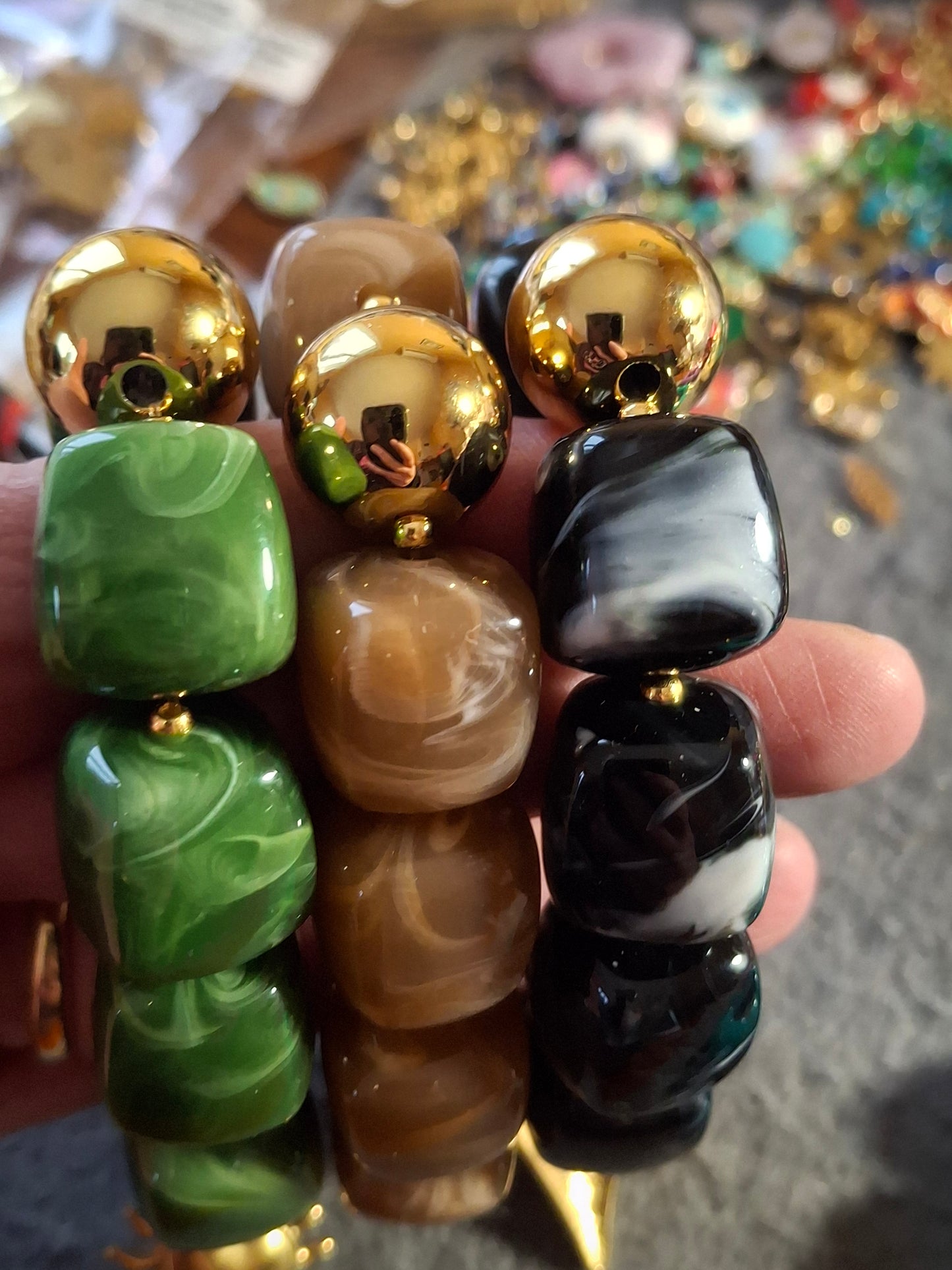 Bracelet perles en acrylique coloré élastique