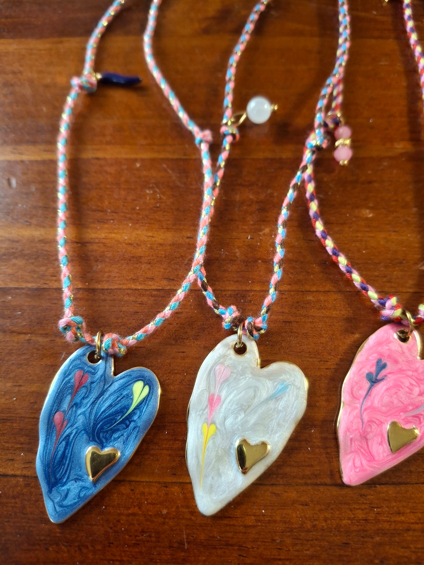 Collier cordon tressé réglable ajustable handmade, pendentif coeur stainless steel 316 et email