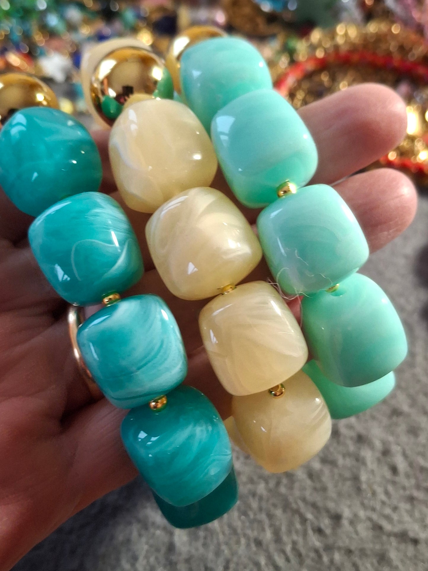 Bracelet perles en acrylique coloré élastique