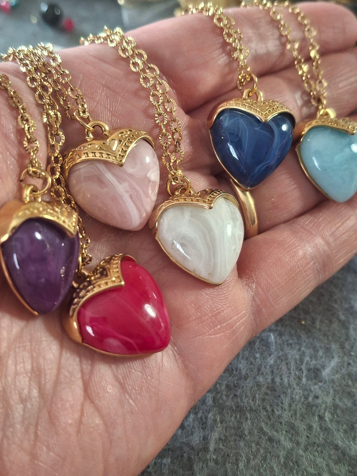 Collier chaîne striée stainless steel 316 coeur stainless steel 316 et résine